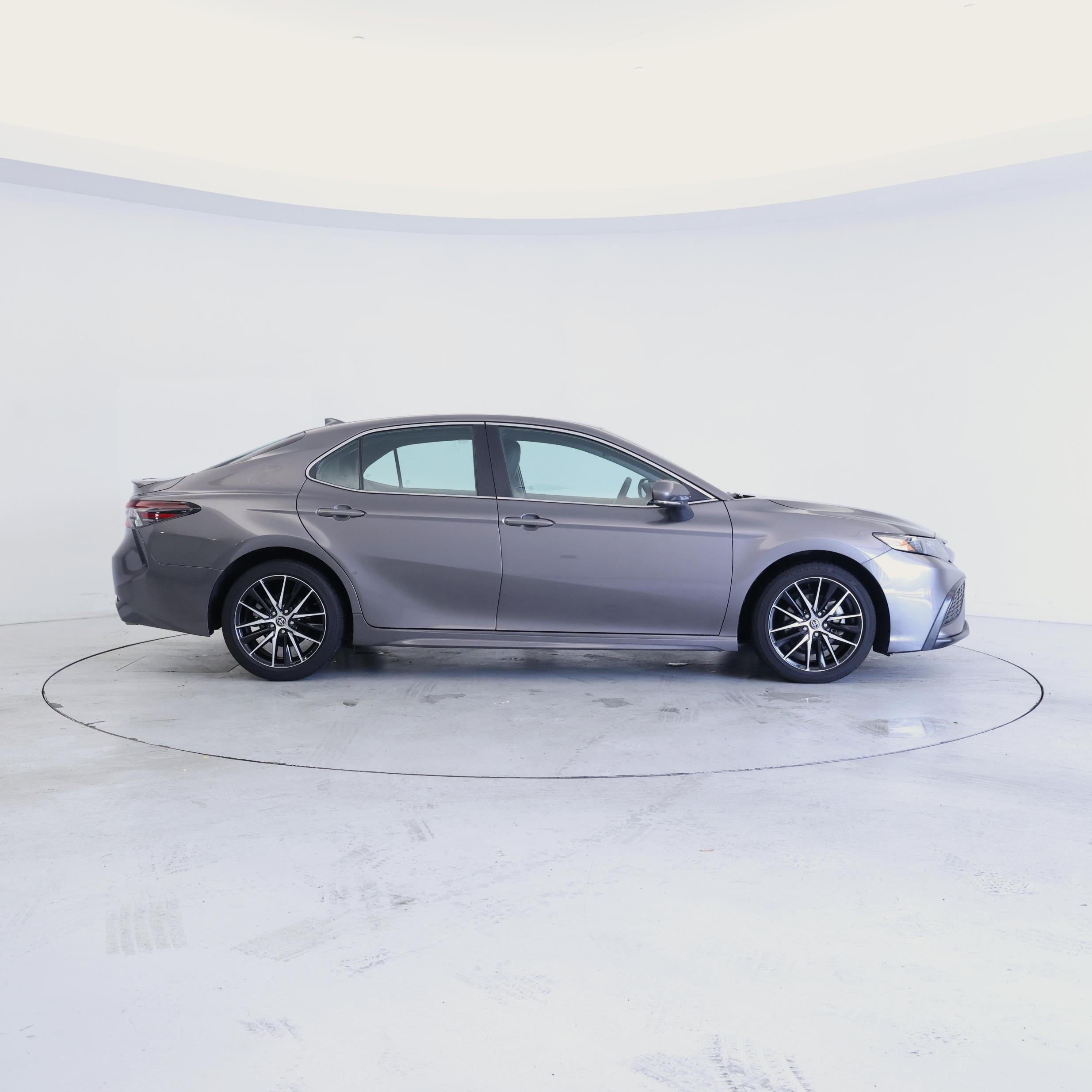 Thumbnail: 2022 Toyota Camry - 7