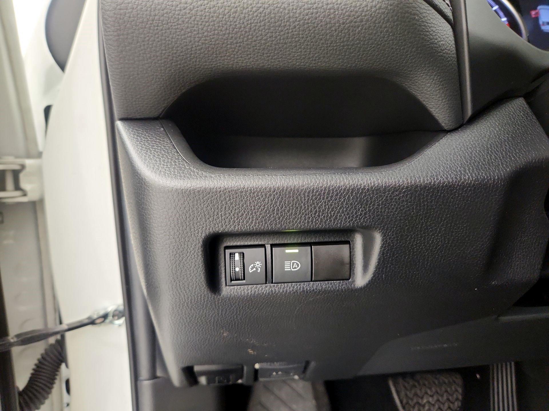 Thumbnail: 2021 Toyota RAV4 - 13