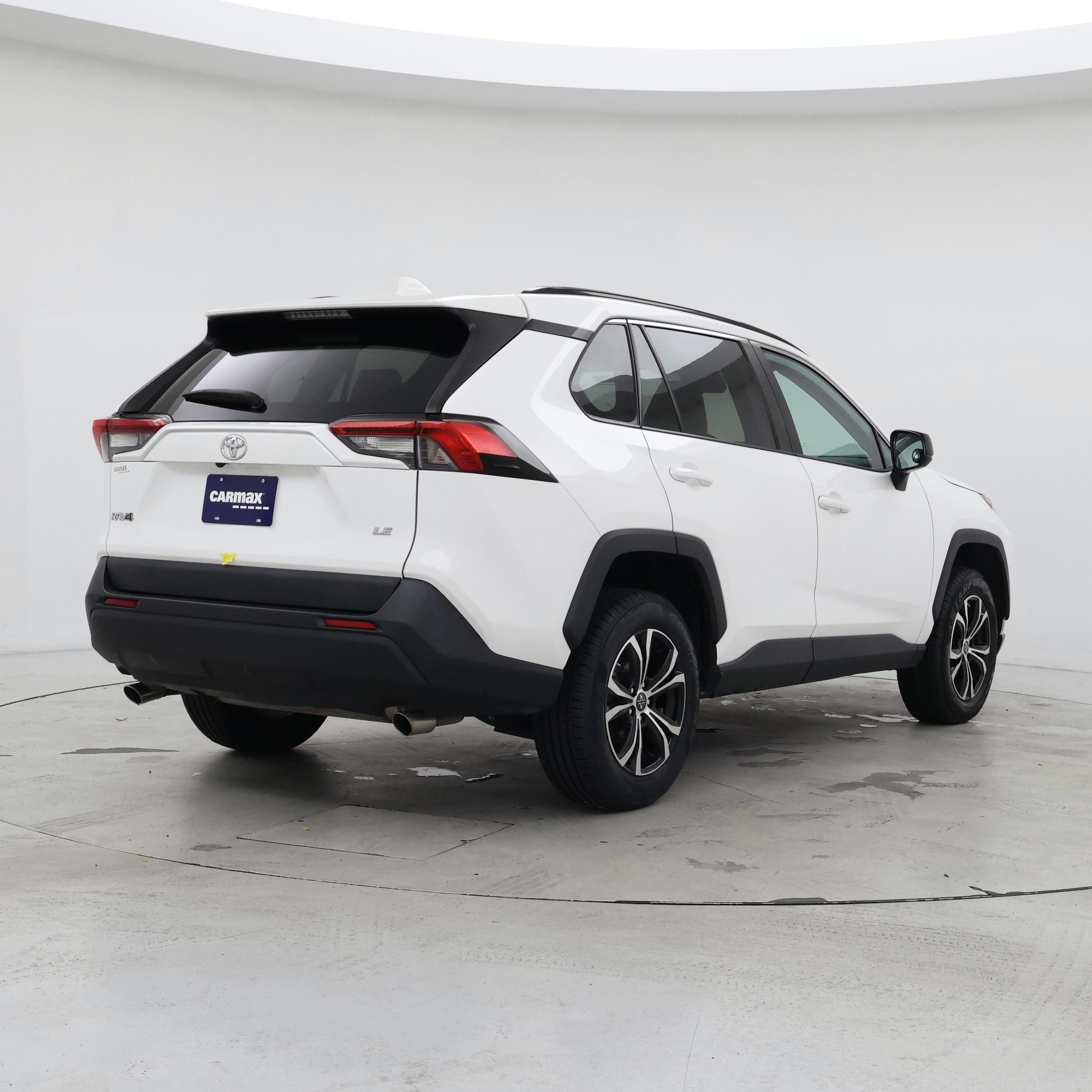 Thumbnail: 2021 Toyota RAV4 - 8