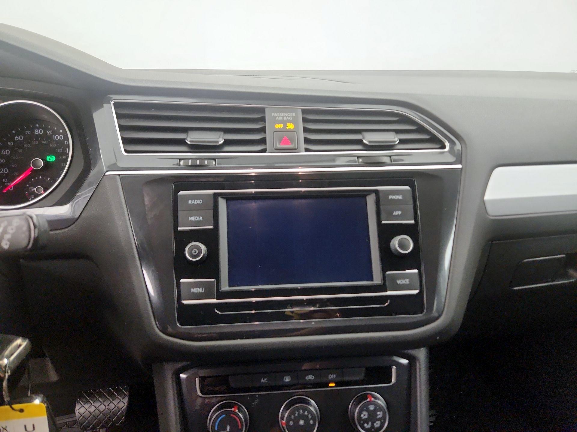 Thumbnail: 2021 Volkswagen Tiguan - 12