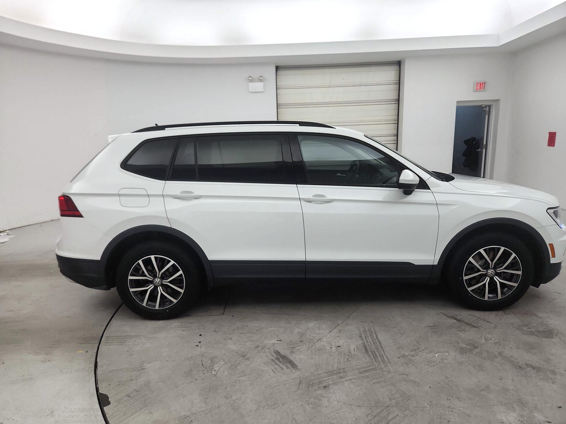 Thumbnail: 2021 Volkswagen Tiguan - 4
