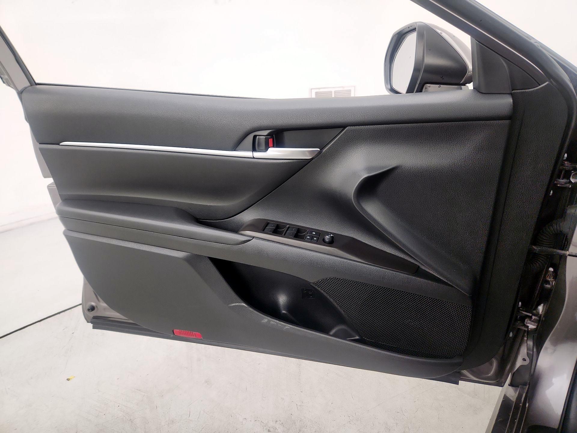 Thumbnail: 2022 Toyota Camry - 12