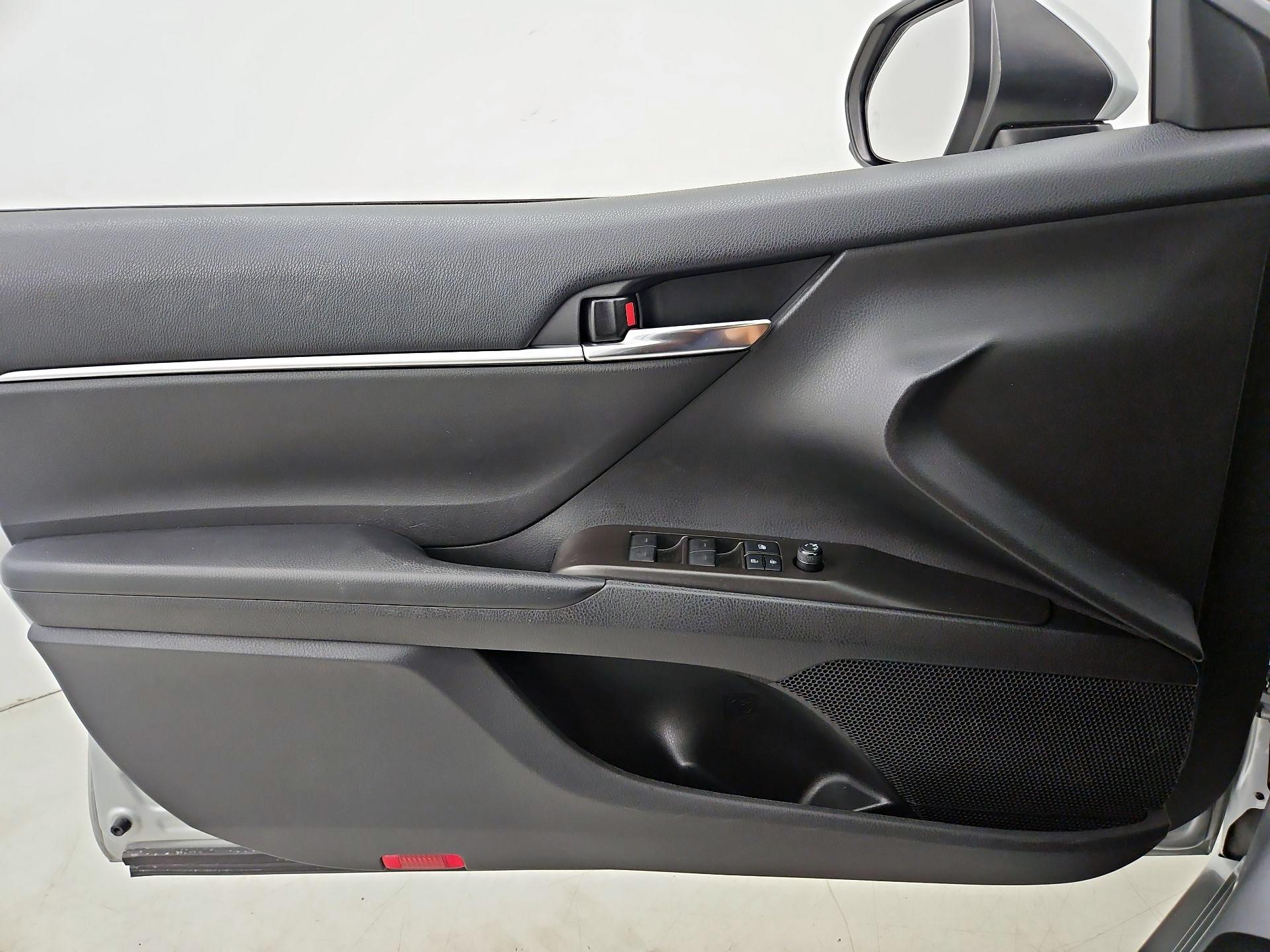 Thumbnail: 2021 Toyota Camry - 12