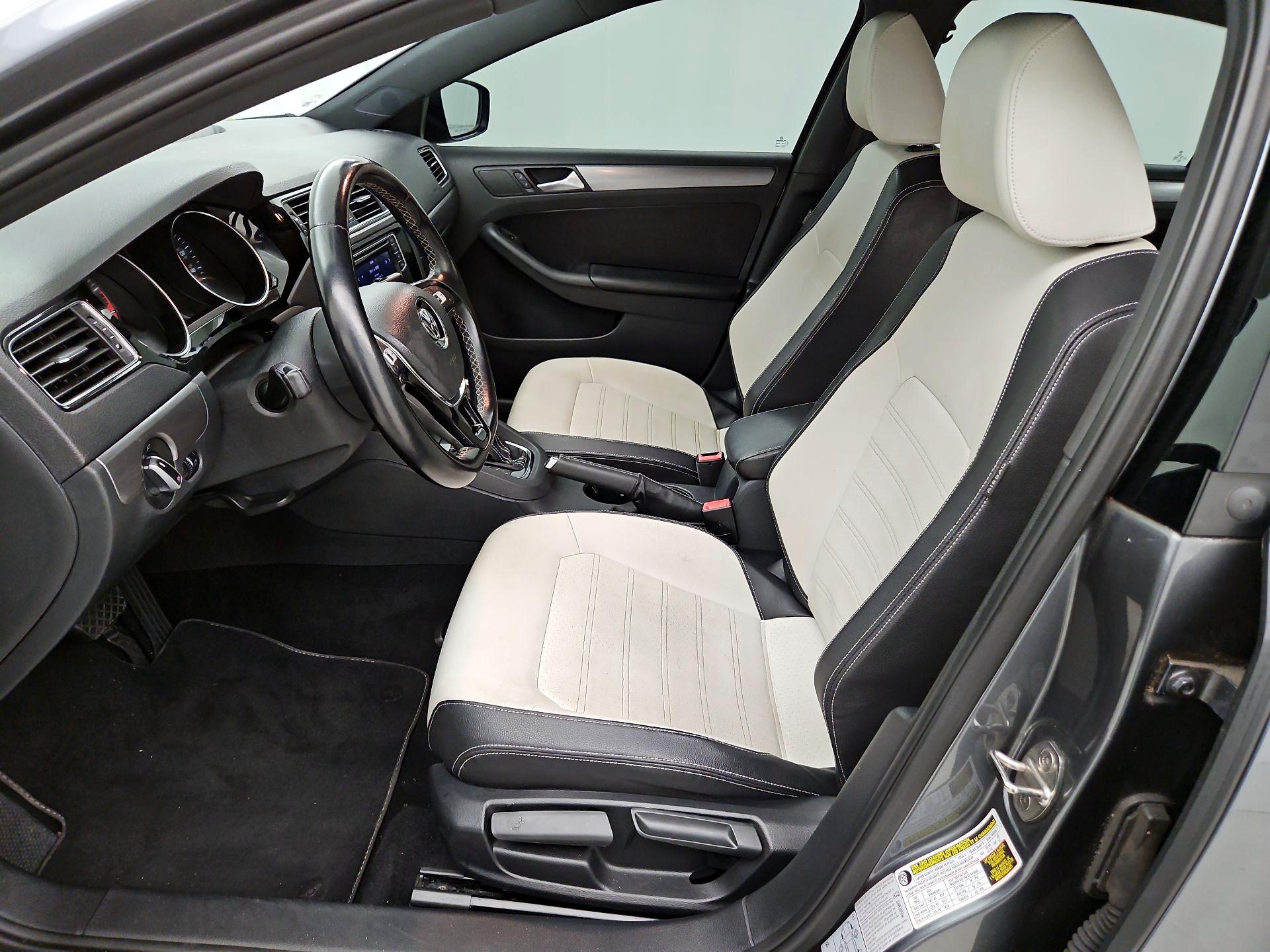 Thumbnail: 2016 Volkswagen Jetta - 11
