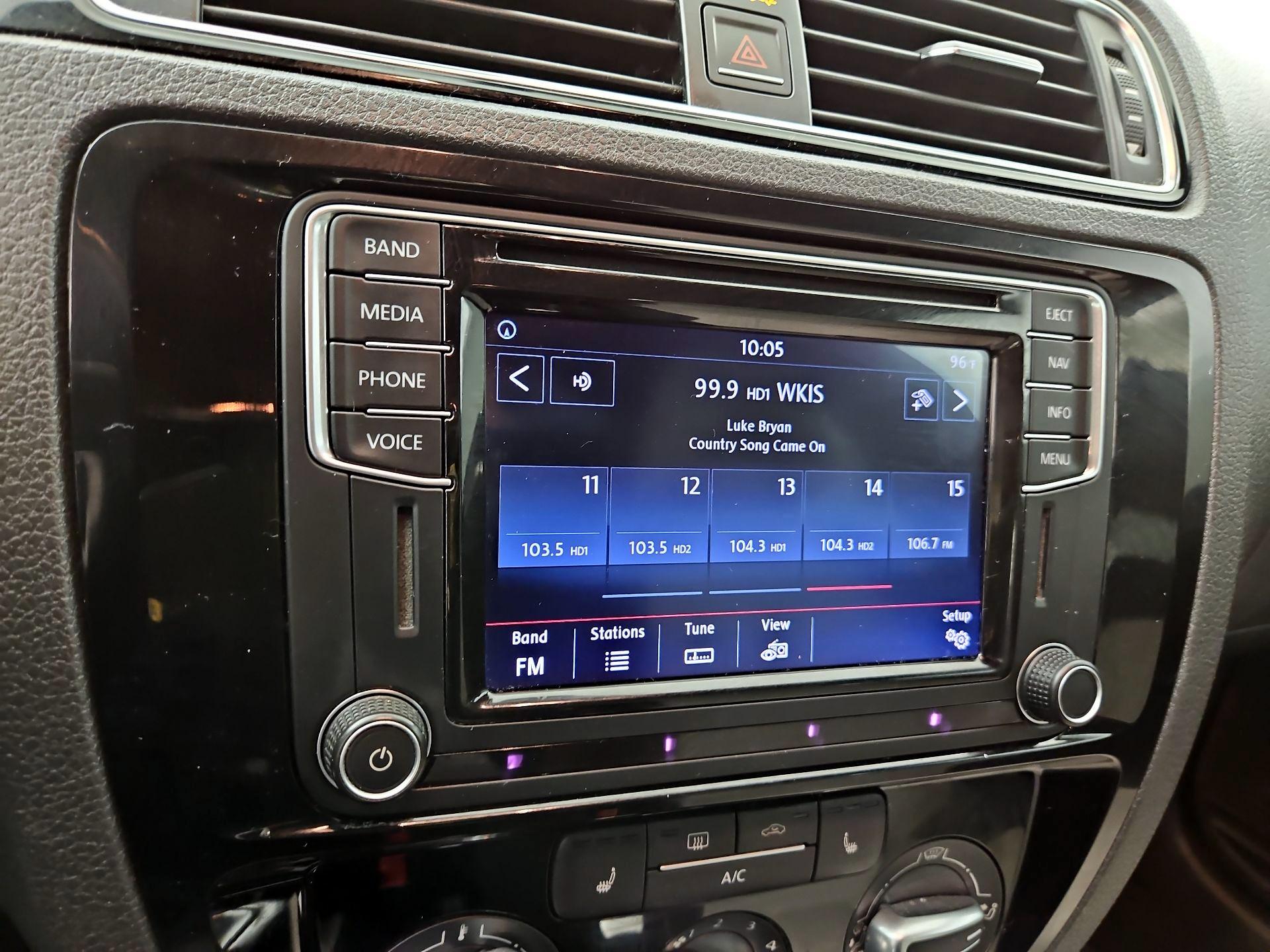 Thumbnail: 2016 Volkswagen Jetta - 15