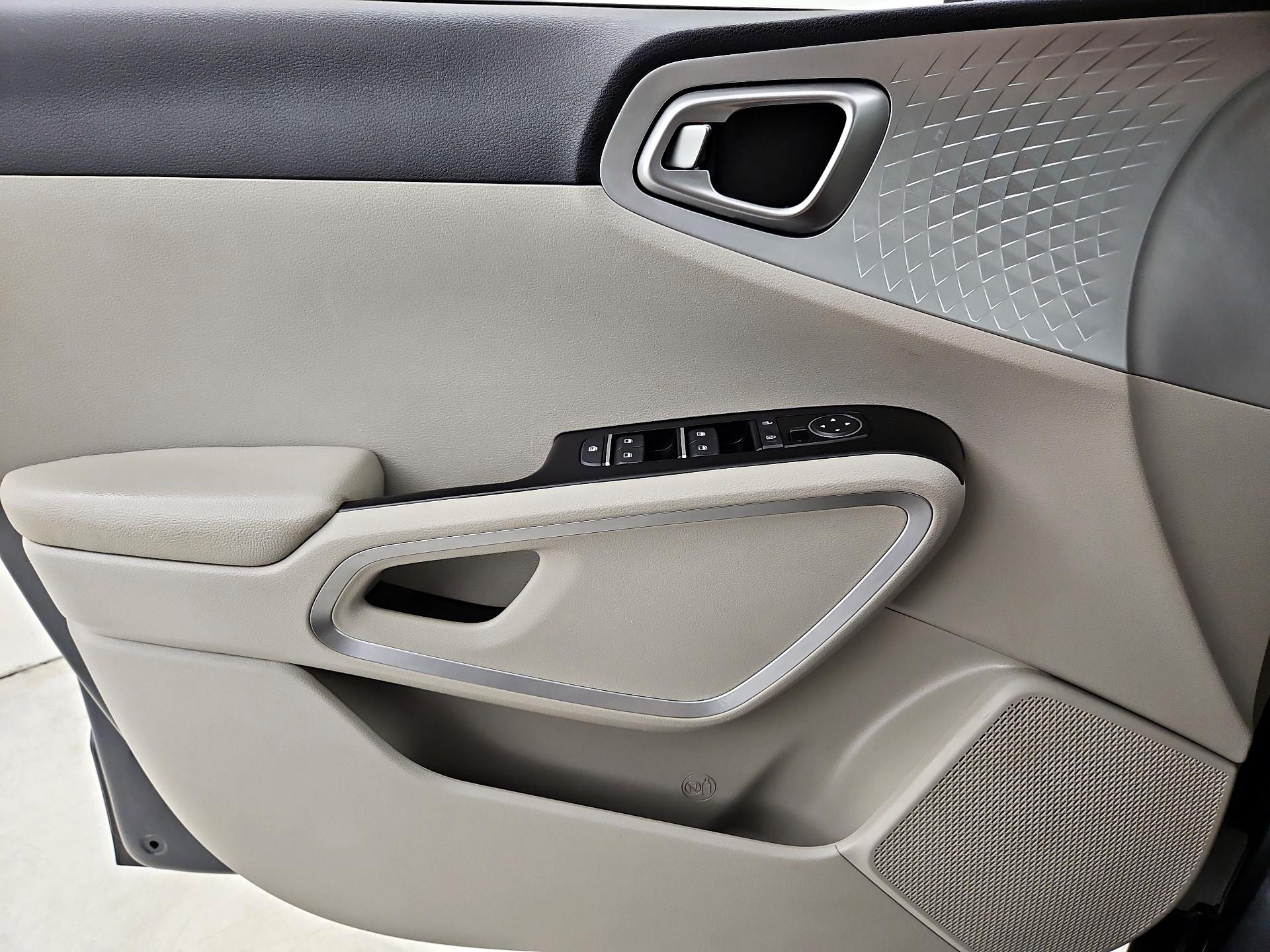 Thumbnail: 2020 Kia Soul - 12