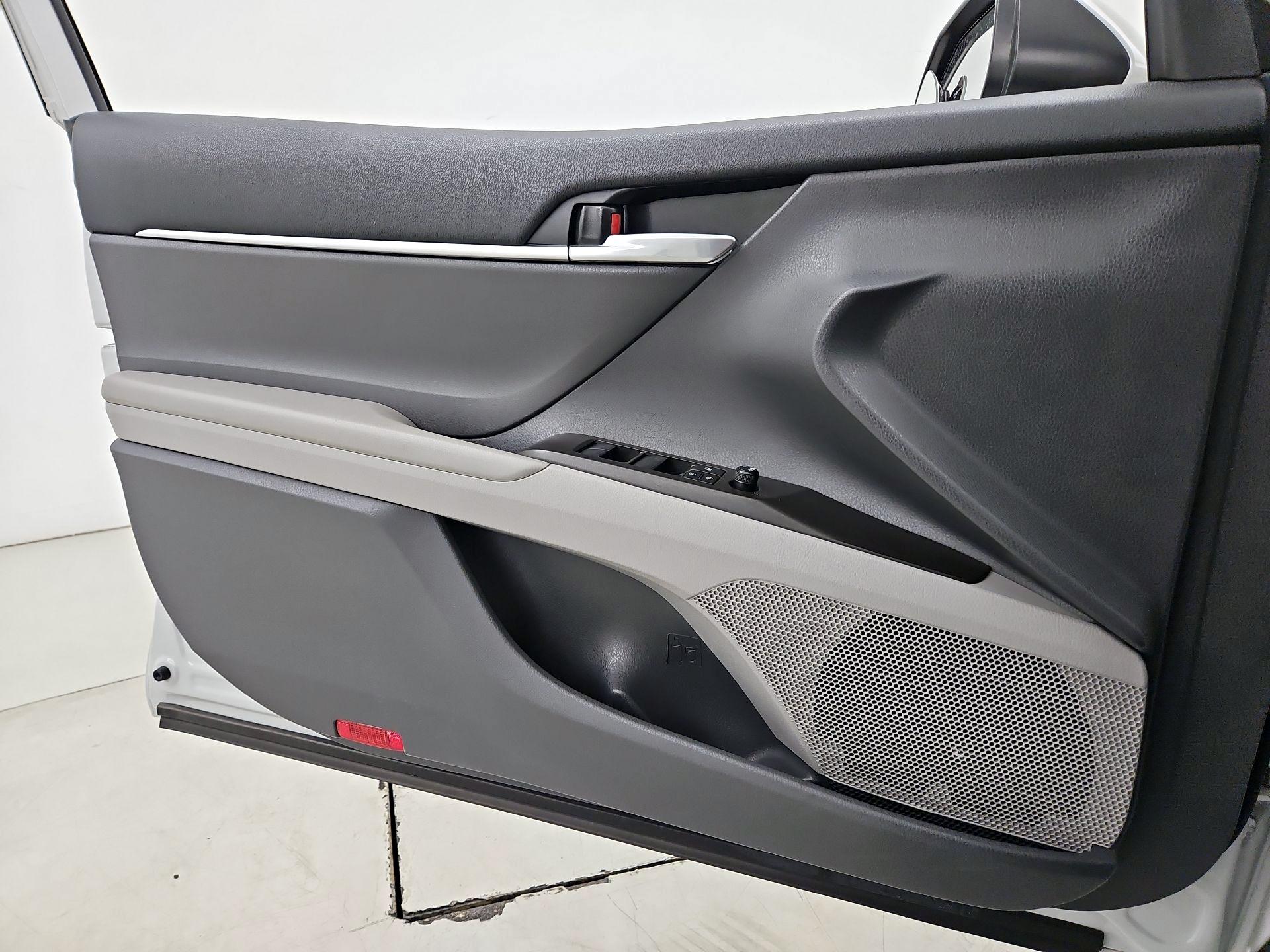 Thumbnail: 2023 Toyota Camry - 12