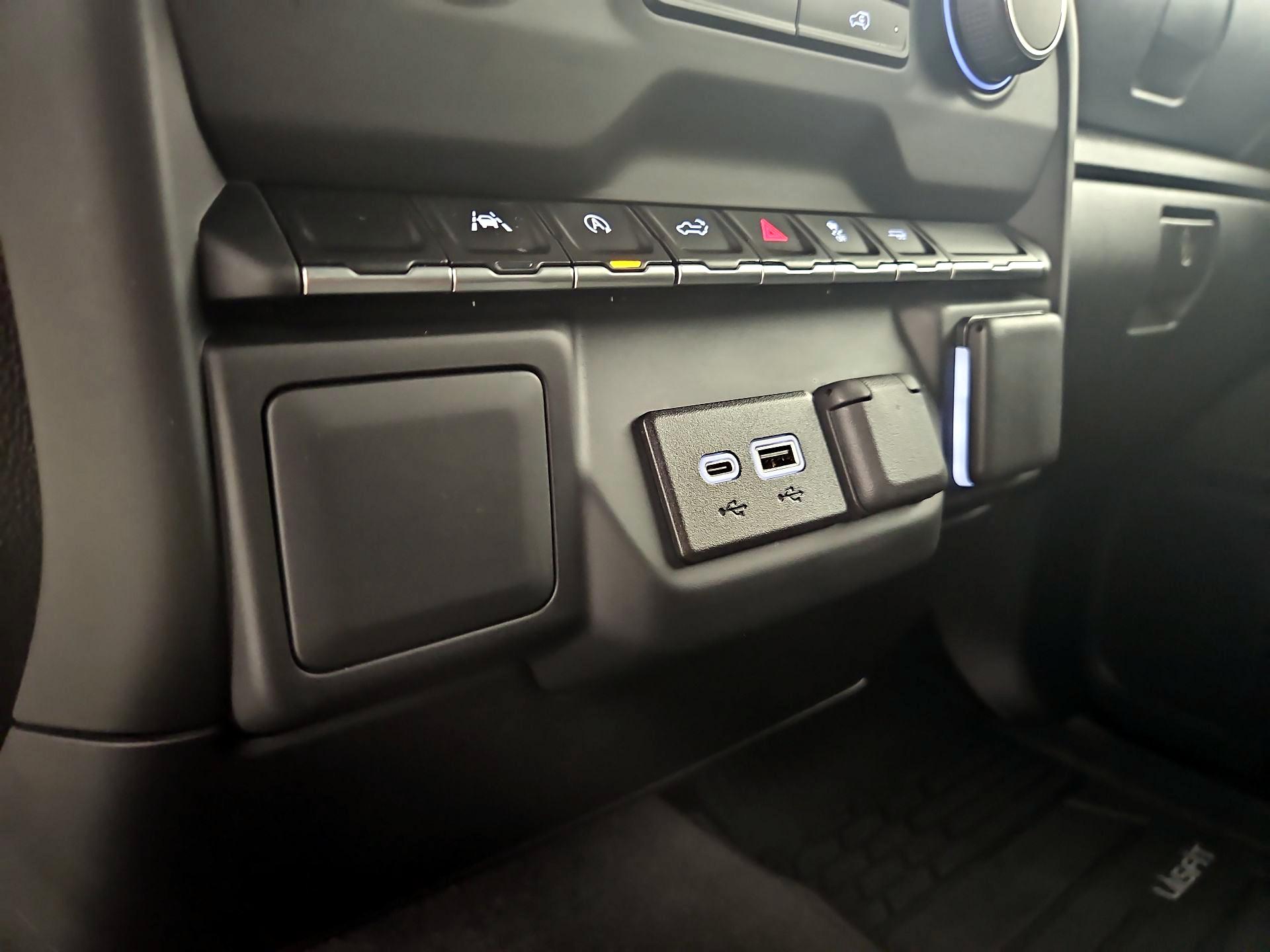 Thumbnail: 2024 Chevrolet Silverado 1500 - 18