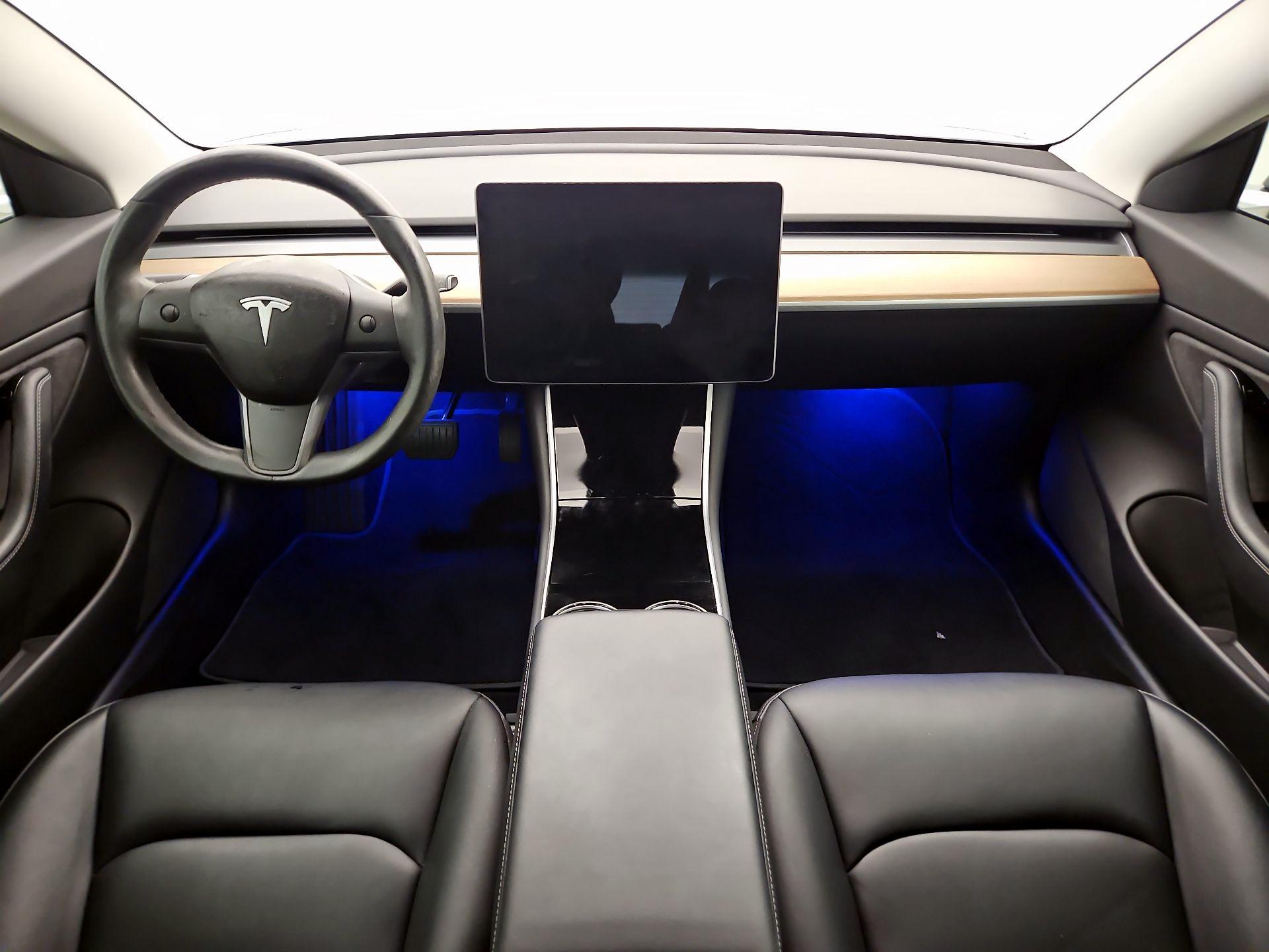 Thumbnail: 2018 Tesla Model 3 - 9