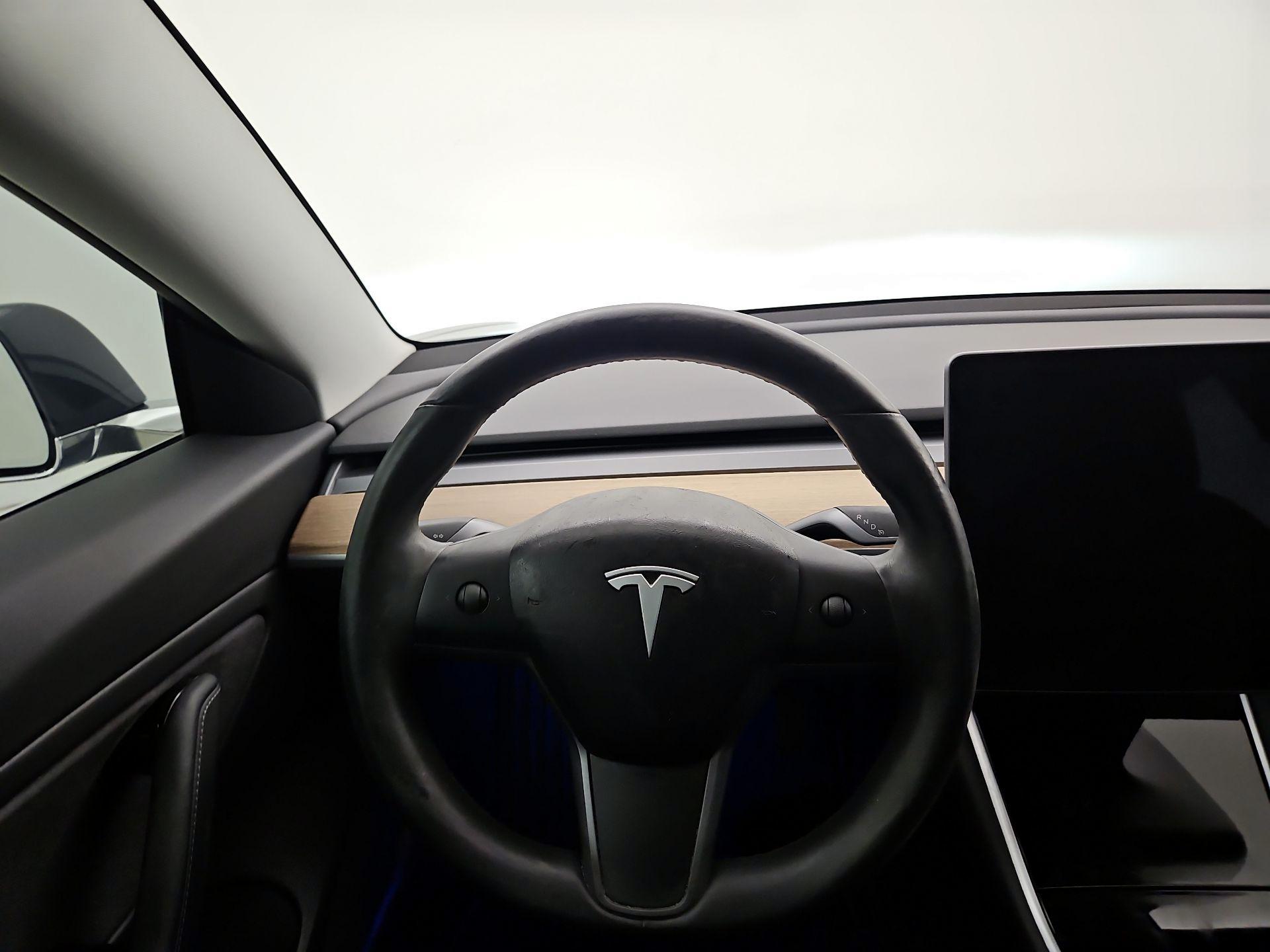 Thumbnail: 2018 Tesla Model 3 - 10