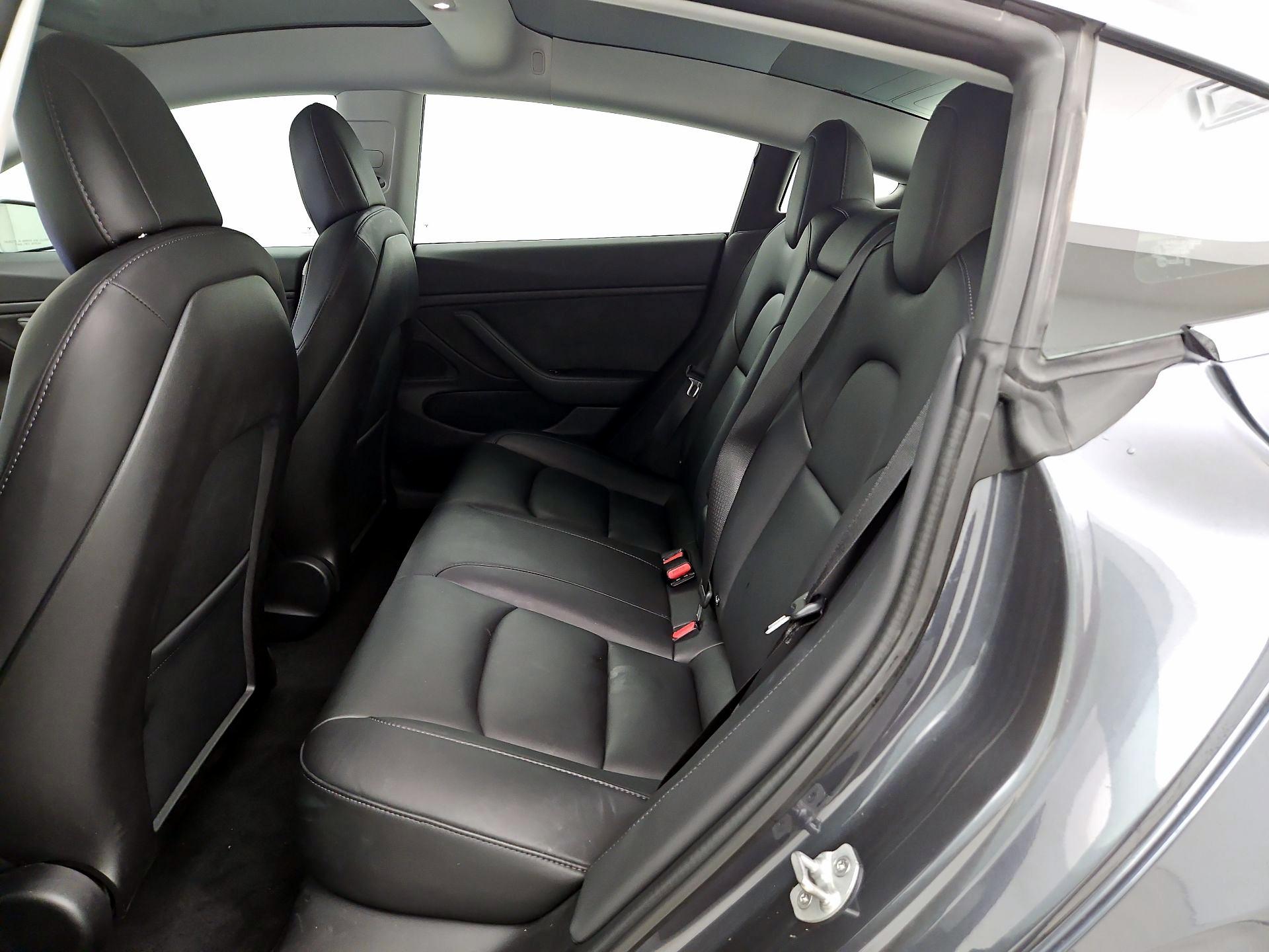 Thumbnail: 2018 Tesla Model 3 - 19