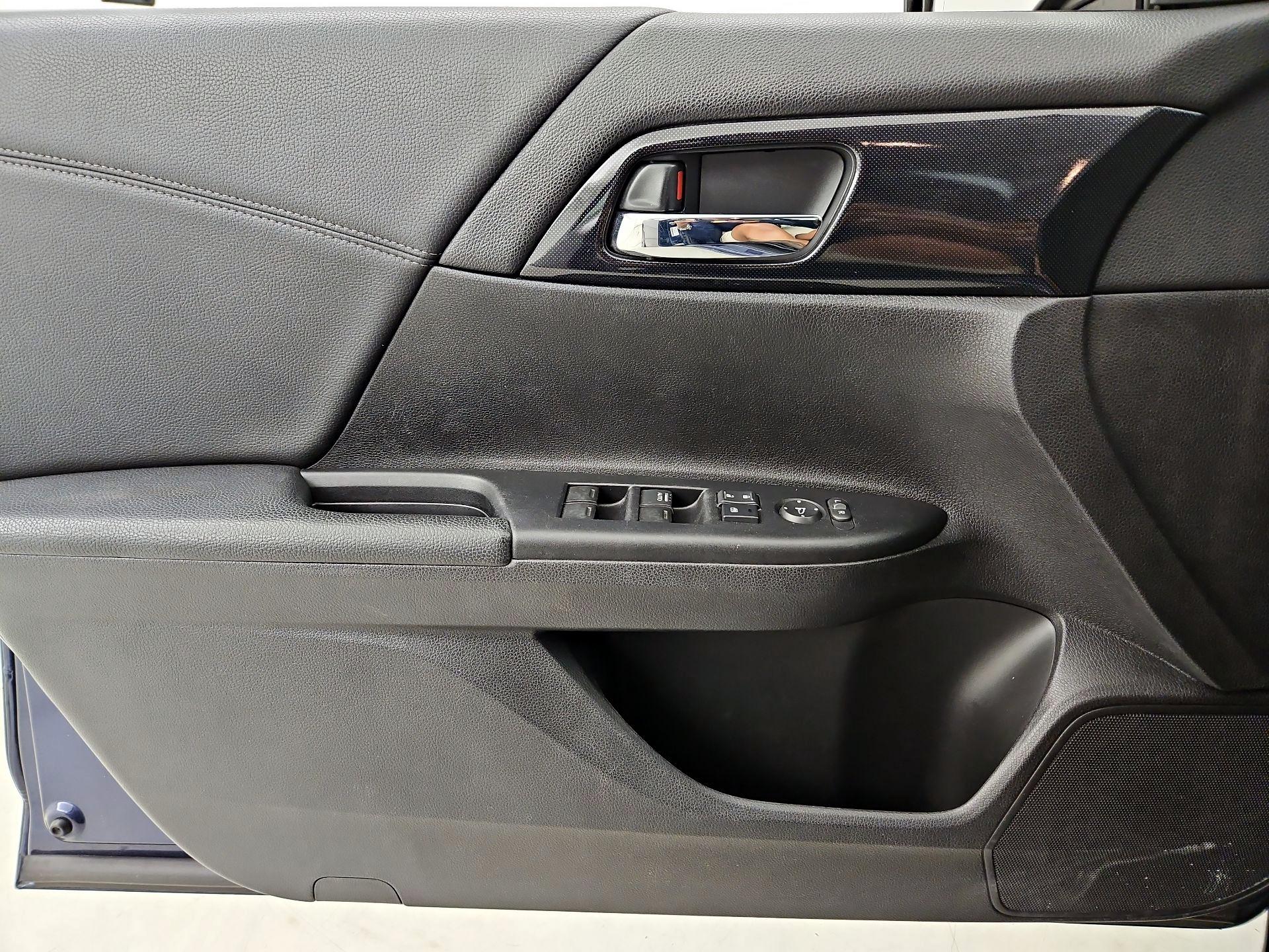 Thumbnail: 2015 Honda Accord - 12