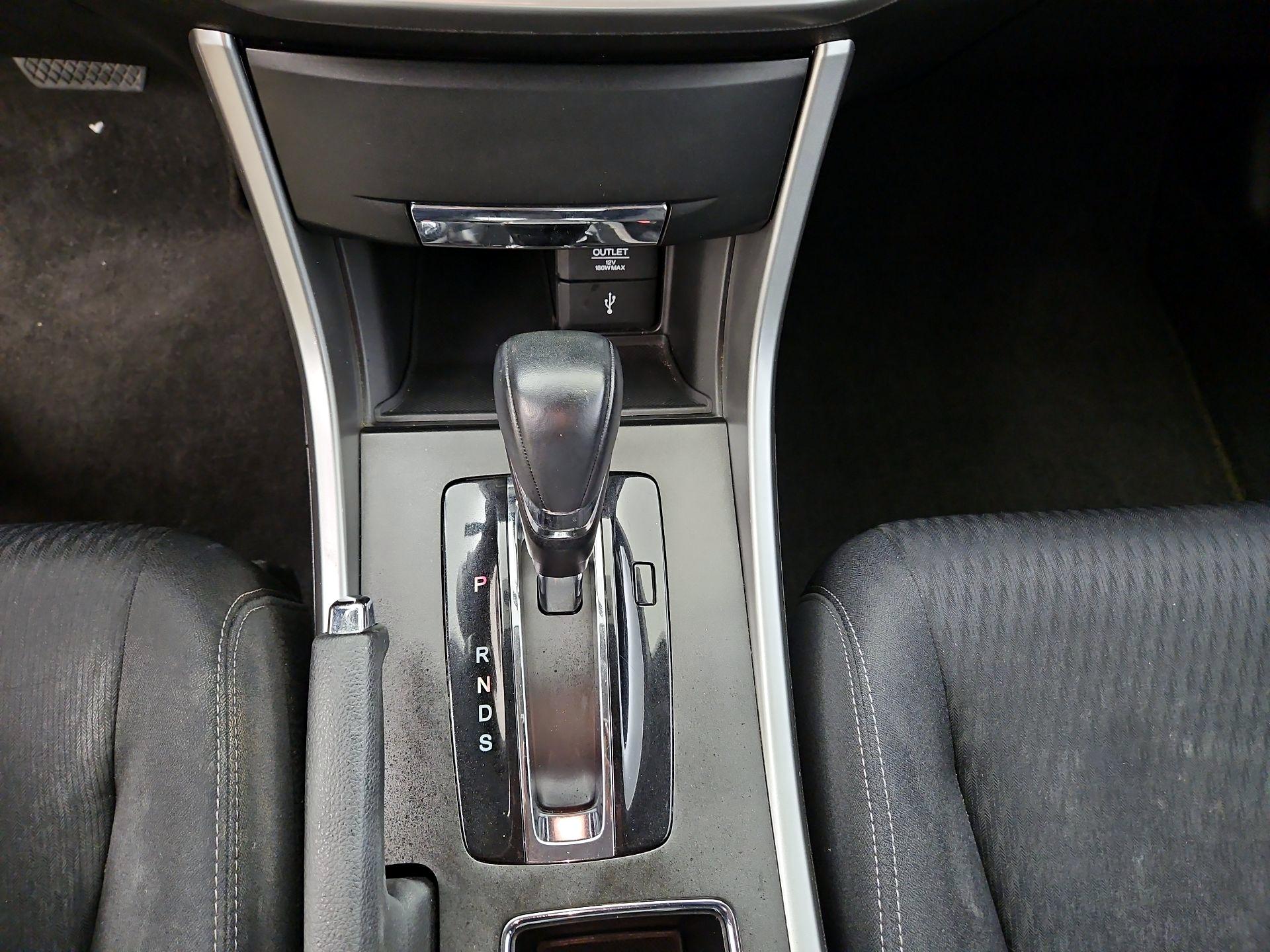 Thumbnail: 2015 Honda Accord - 17