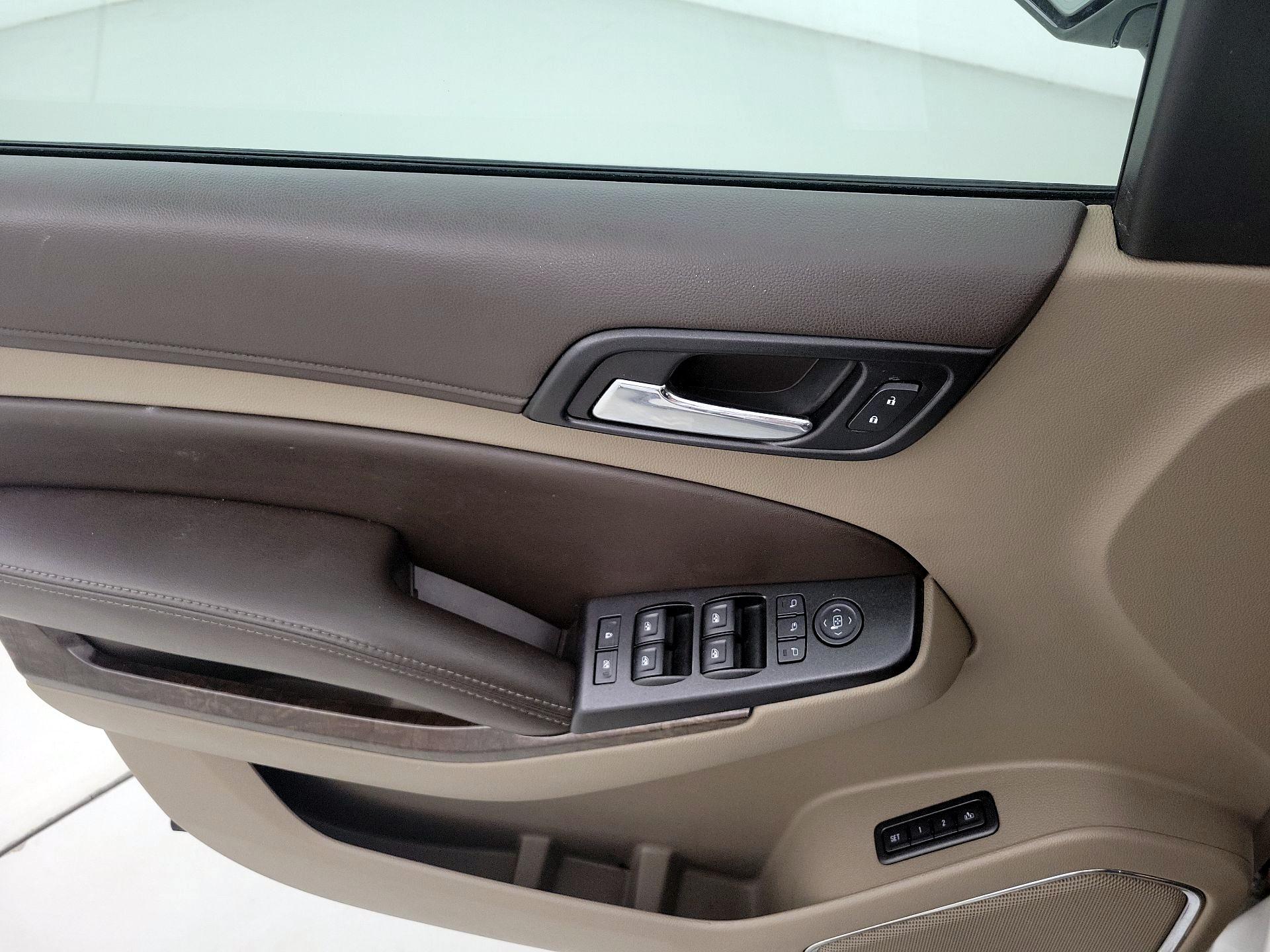 Thumbnail: 2016 Chevrolet Tahoe - 12