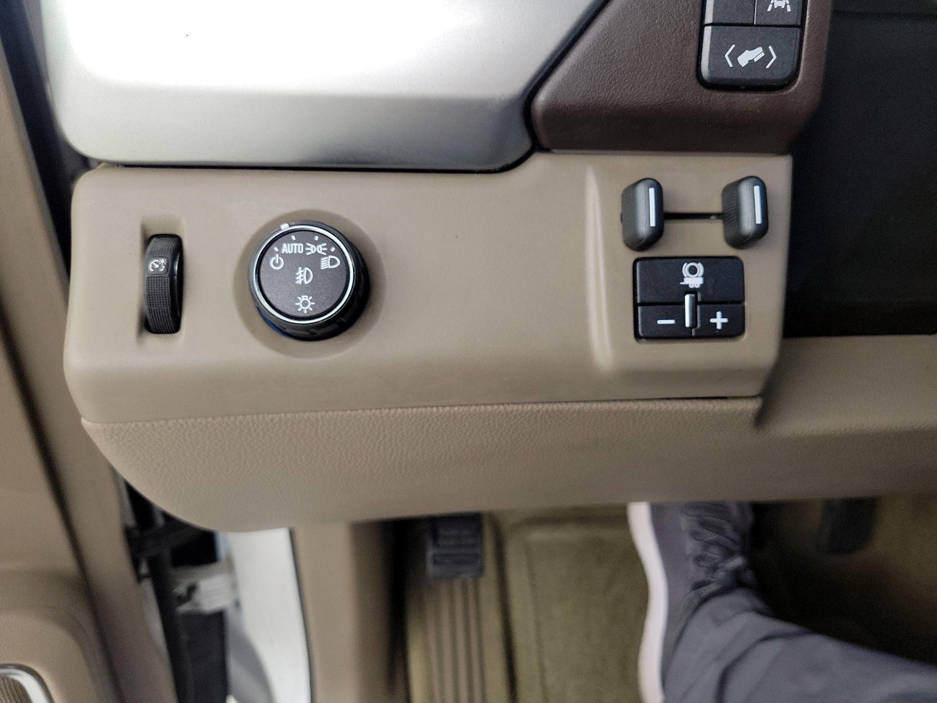 Thumbnail: 2016 Chevrolet Tahoe - 13