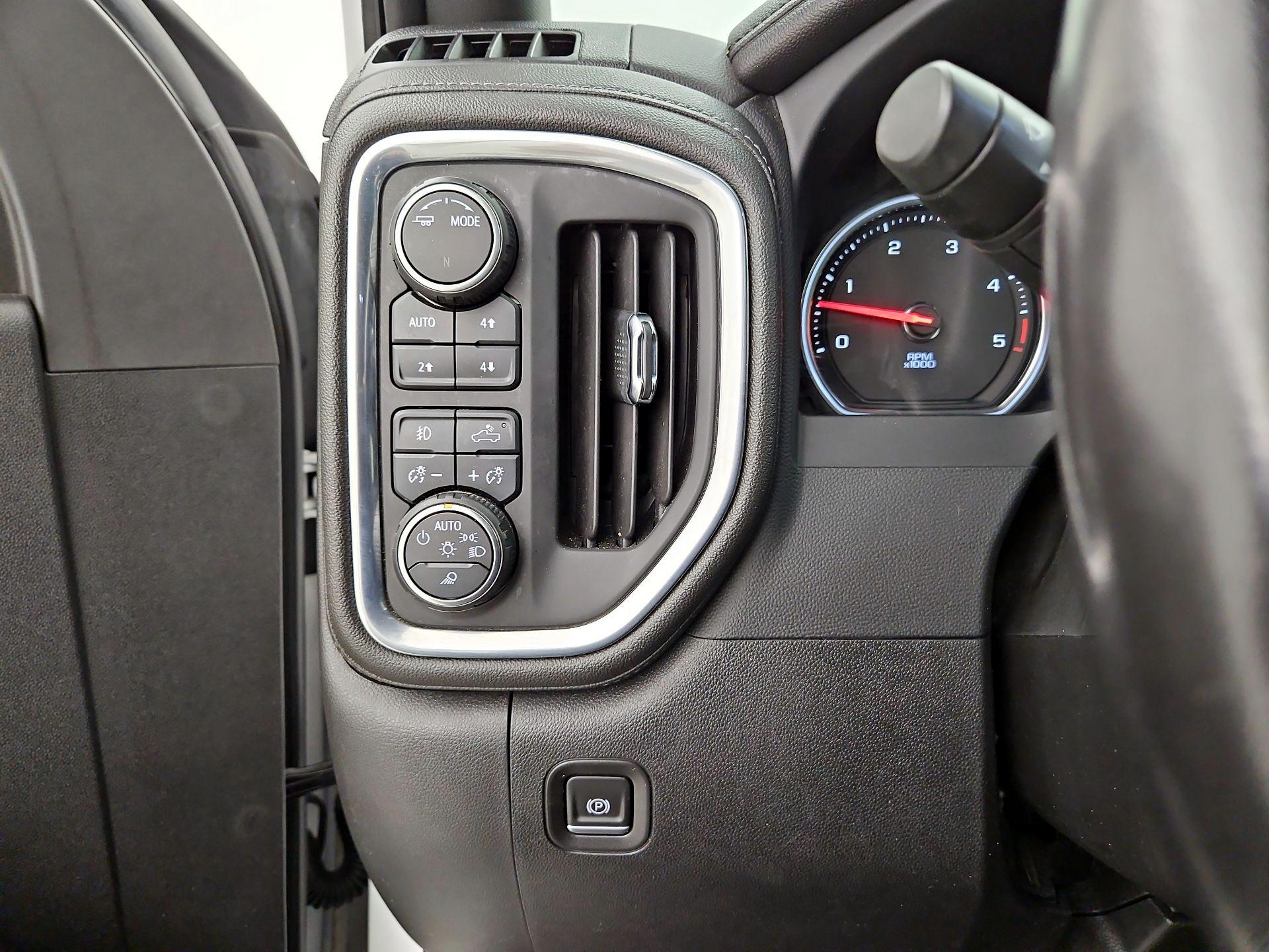 Thumbnail: 2022 Chevrolet Silverado 2500 - 13