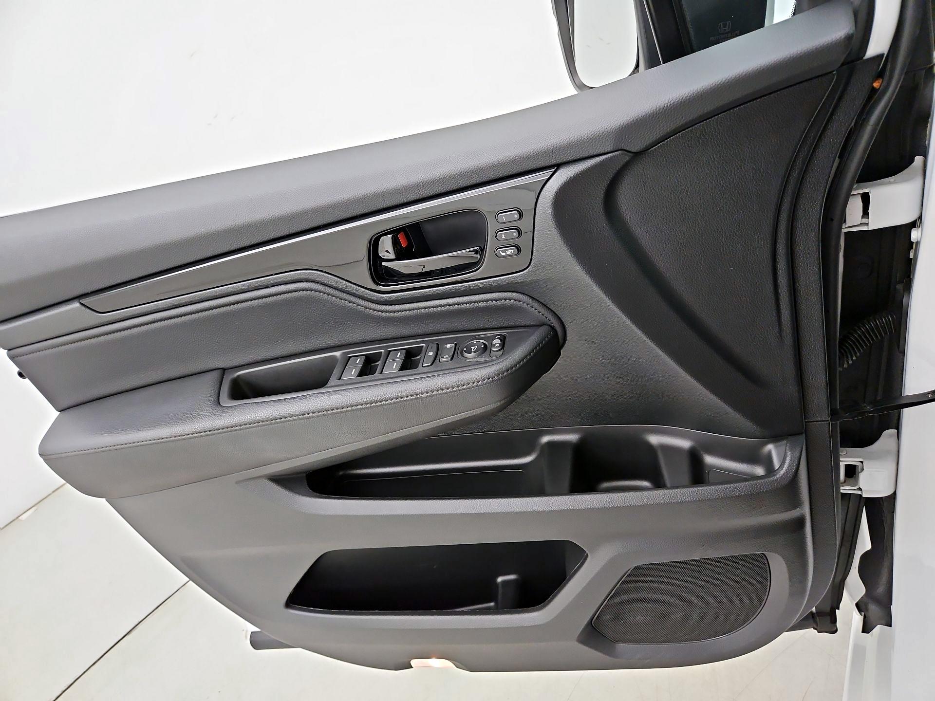 Thumbnail: 2022 Honda Odyssey - 12