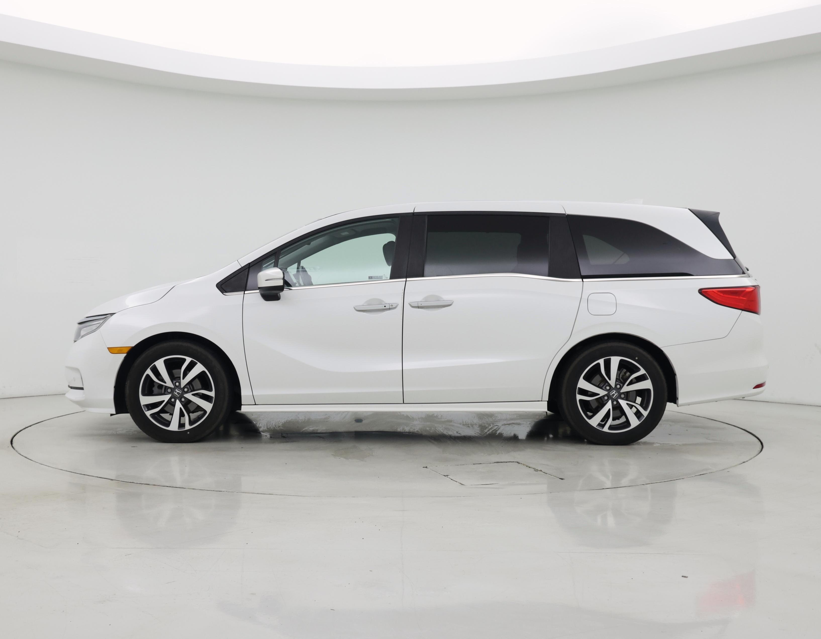 Thumbnail: 2022 Honda Odyssey - 3
