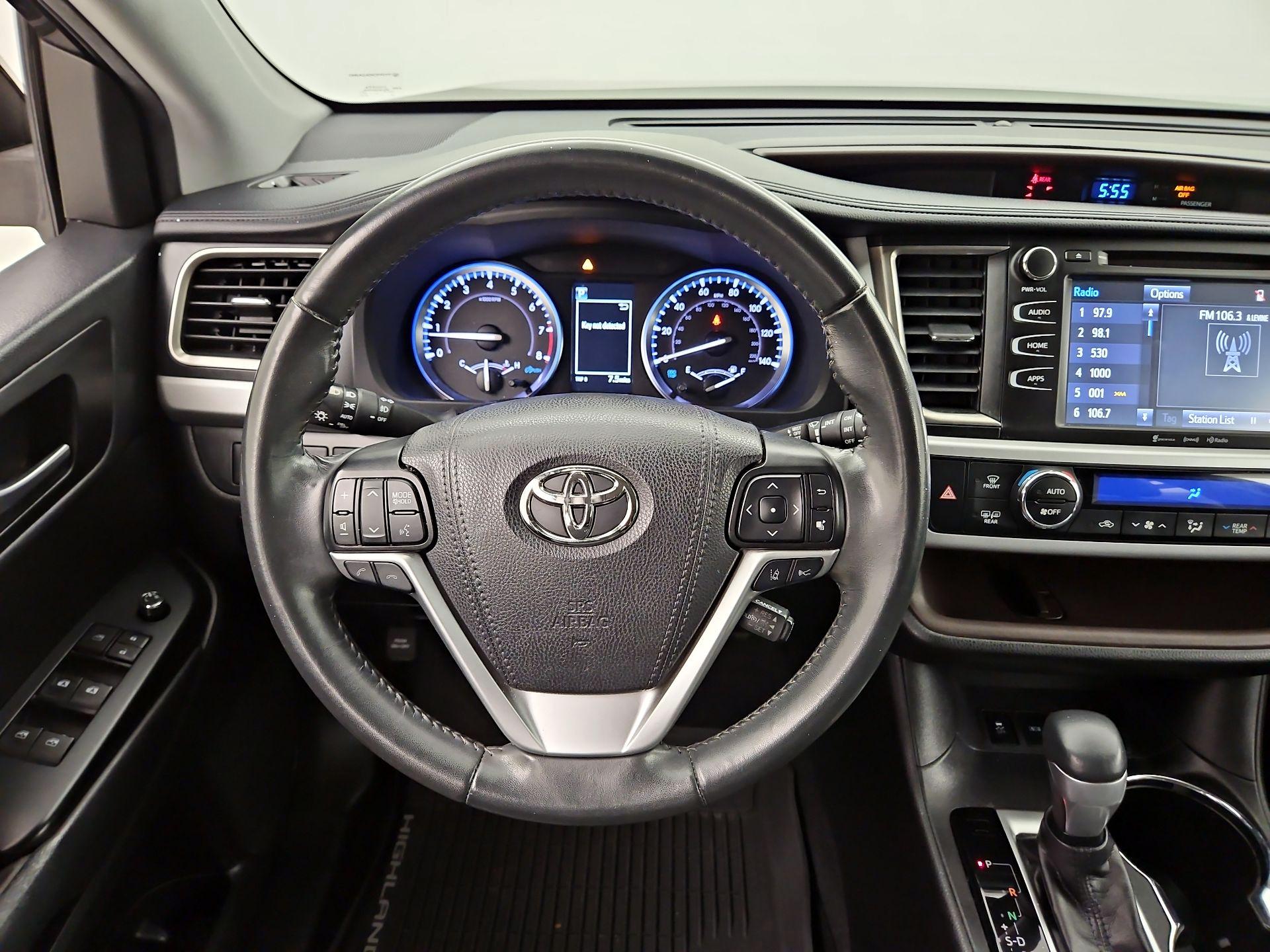 Thumbnail: 2019 Toyota Highlander - 10