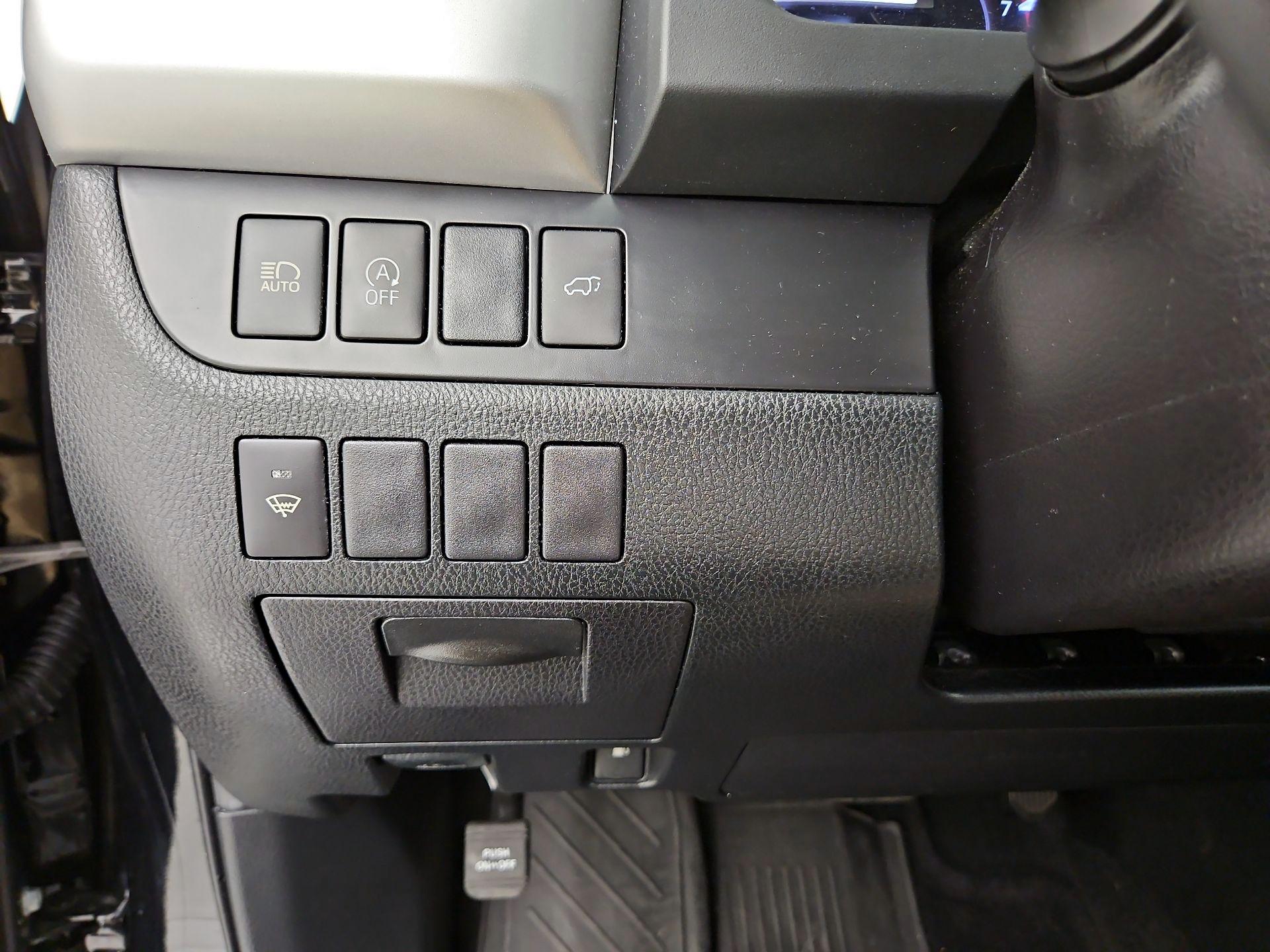 Thumbnail: 2019 Toyota Highlander - 13