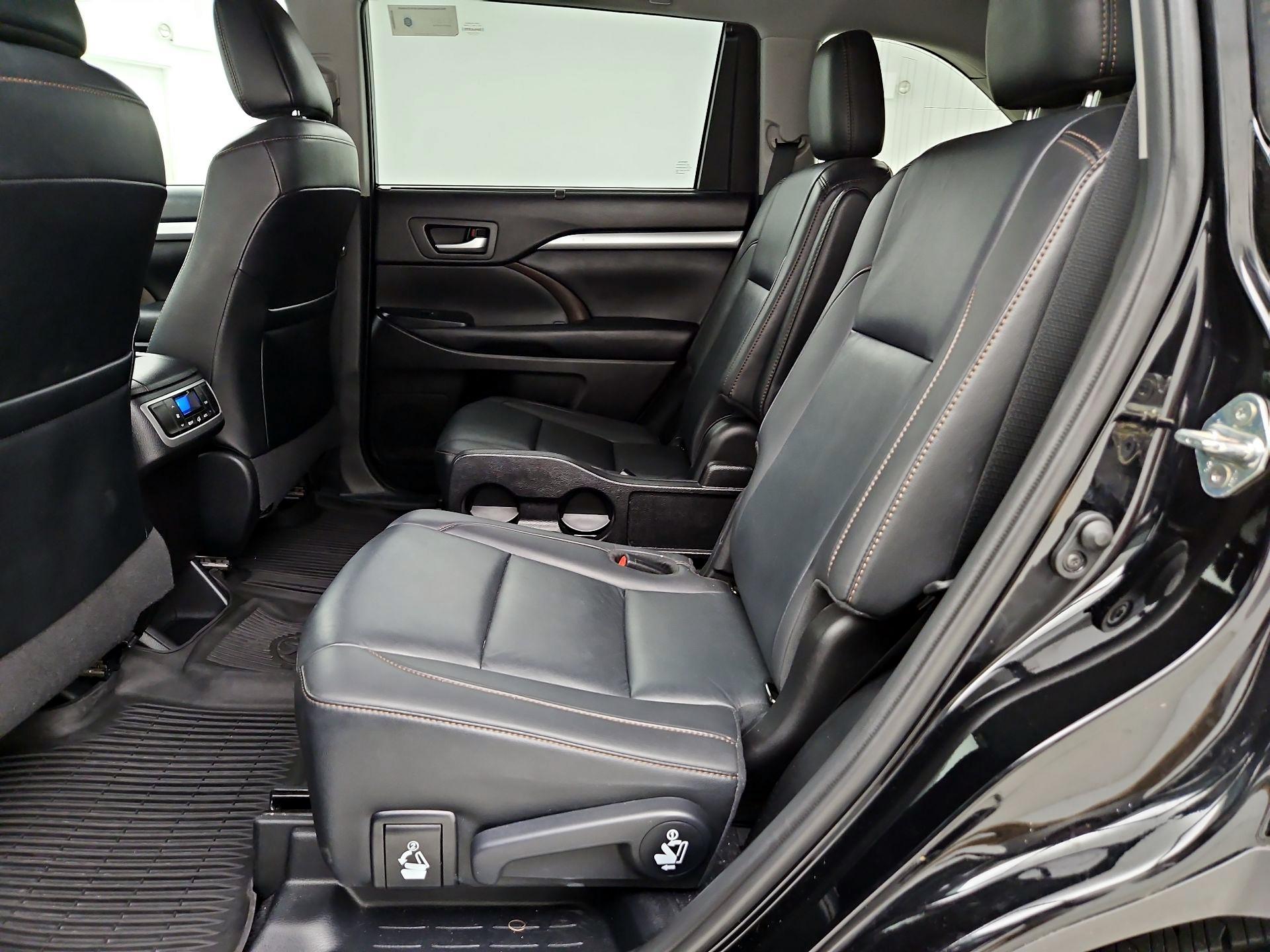 Thumbnail: 2019 Toyota Highlander - 20