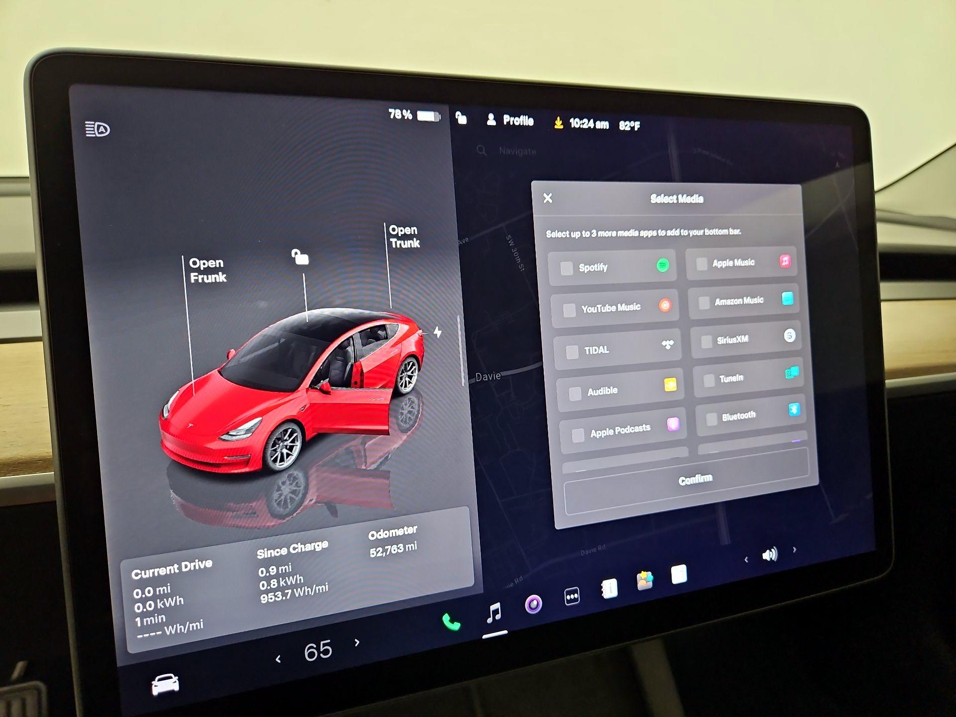 Thumbnail: 2022 Tesla Model 3 - 15