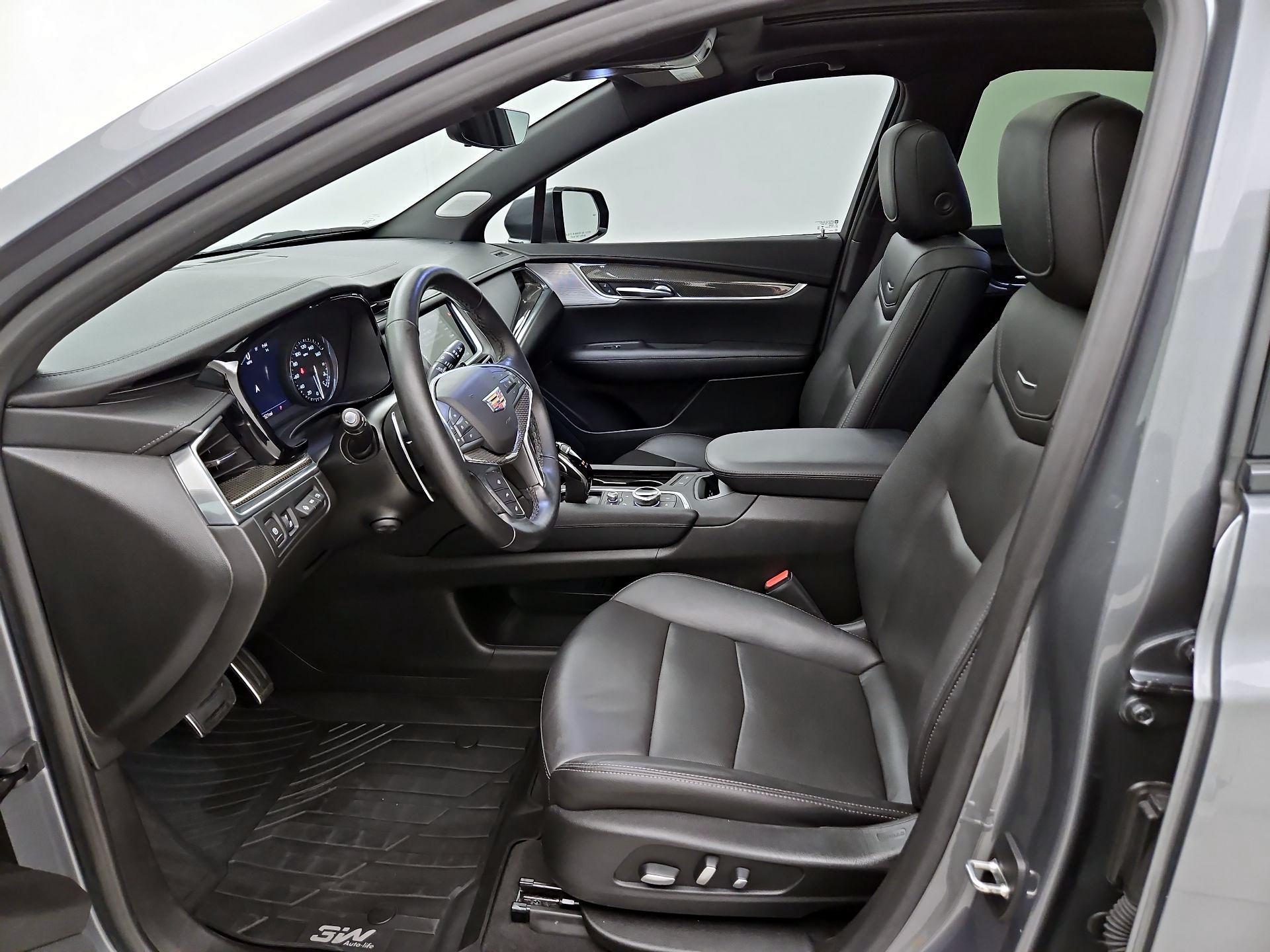 Thumbnail: 2021 Cadillac XT5 - 11