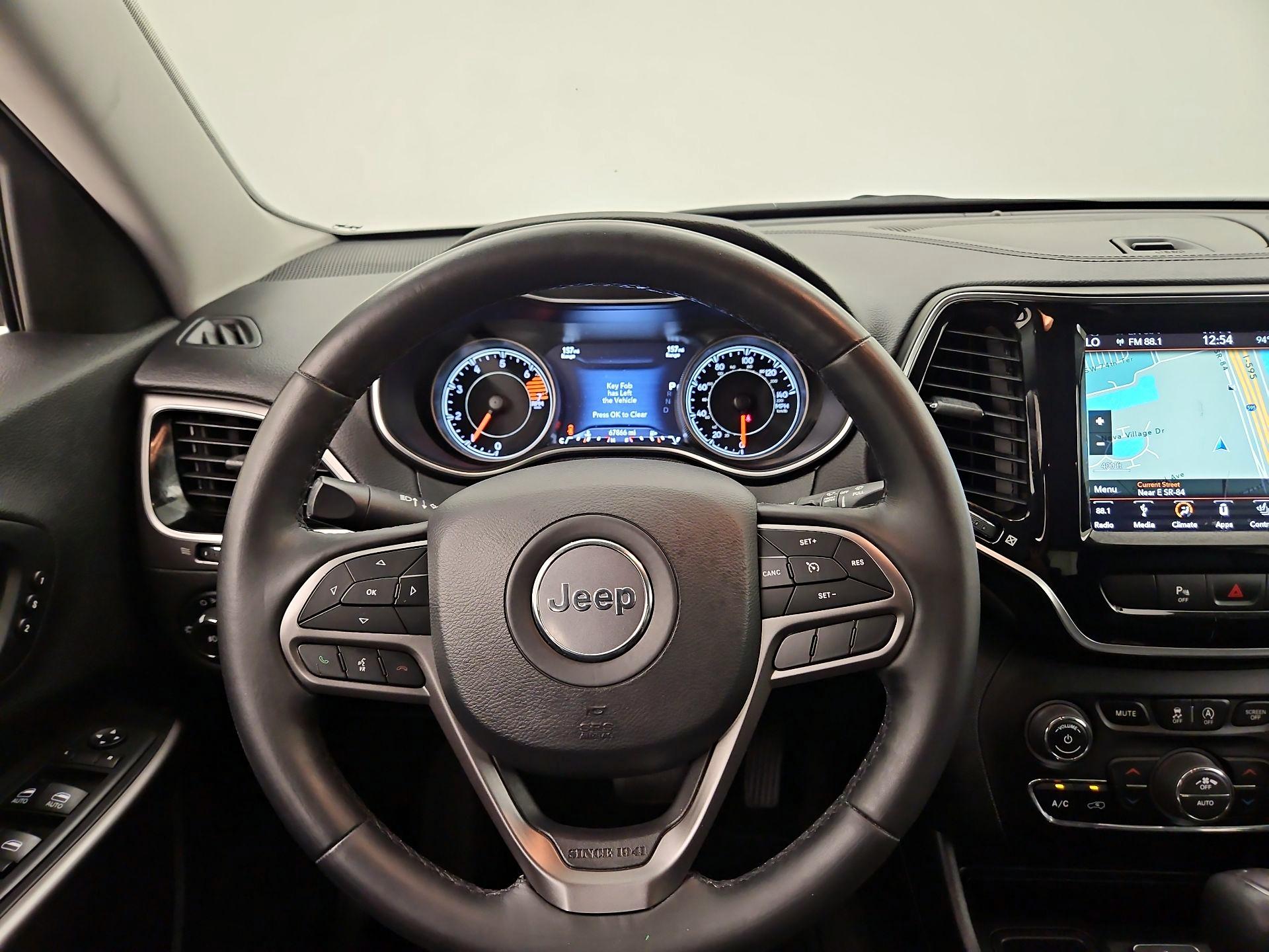 Thumbnail: 2019 Jeep Cherokee - 10
