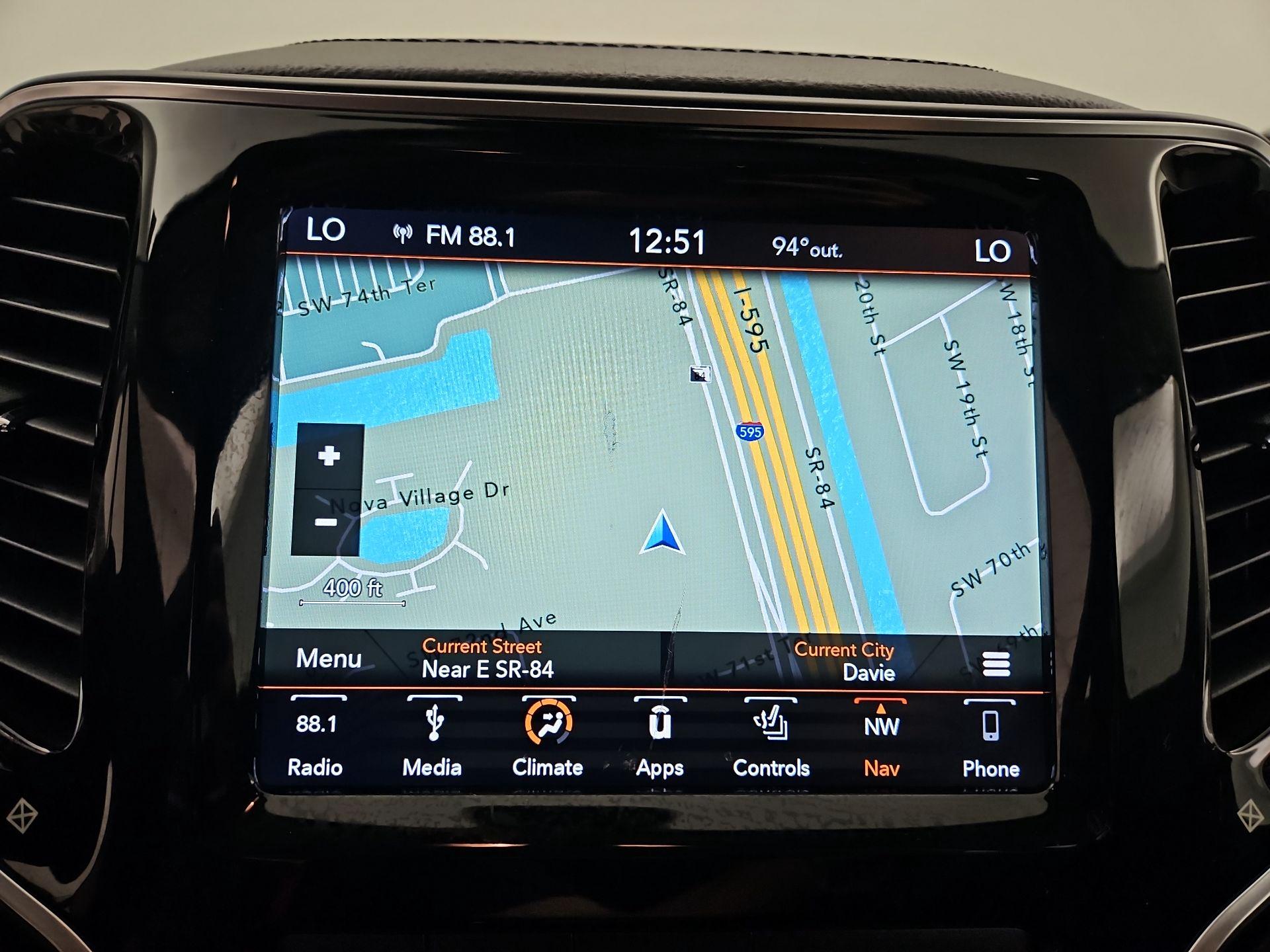 Thumbnail: 2019 Jeep Cherokee - 14