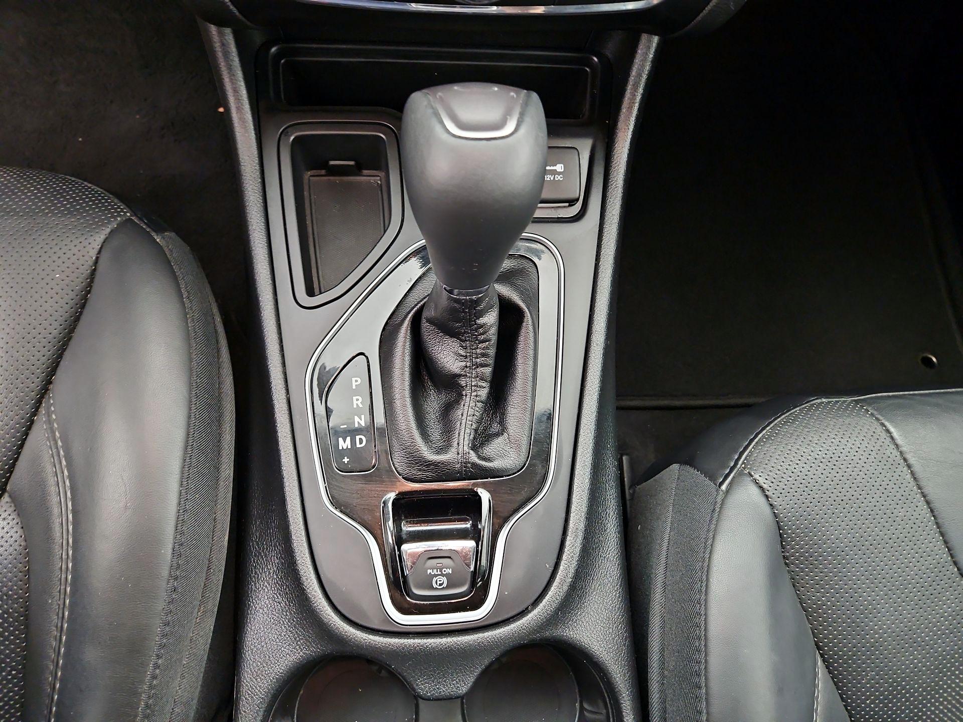 Thumbnail: 2019 Jeep Cherokee - 18
