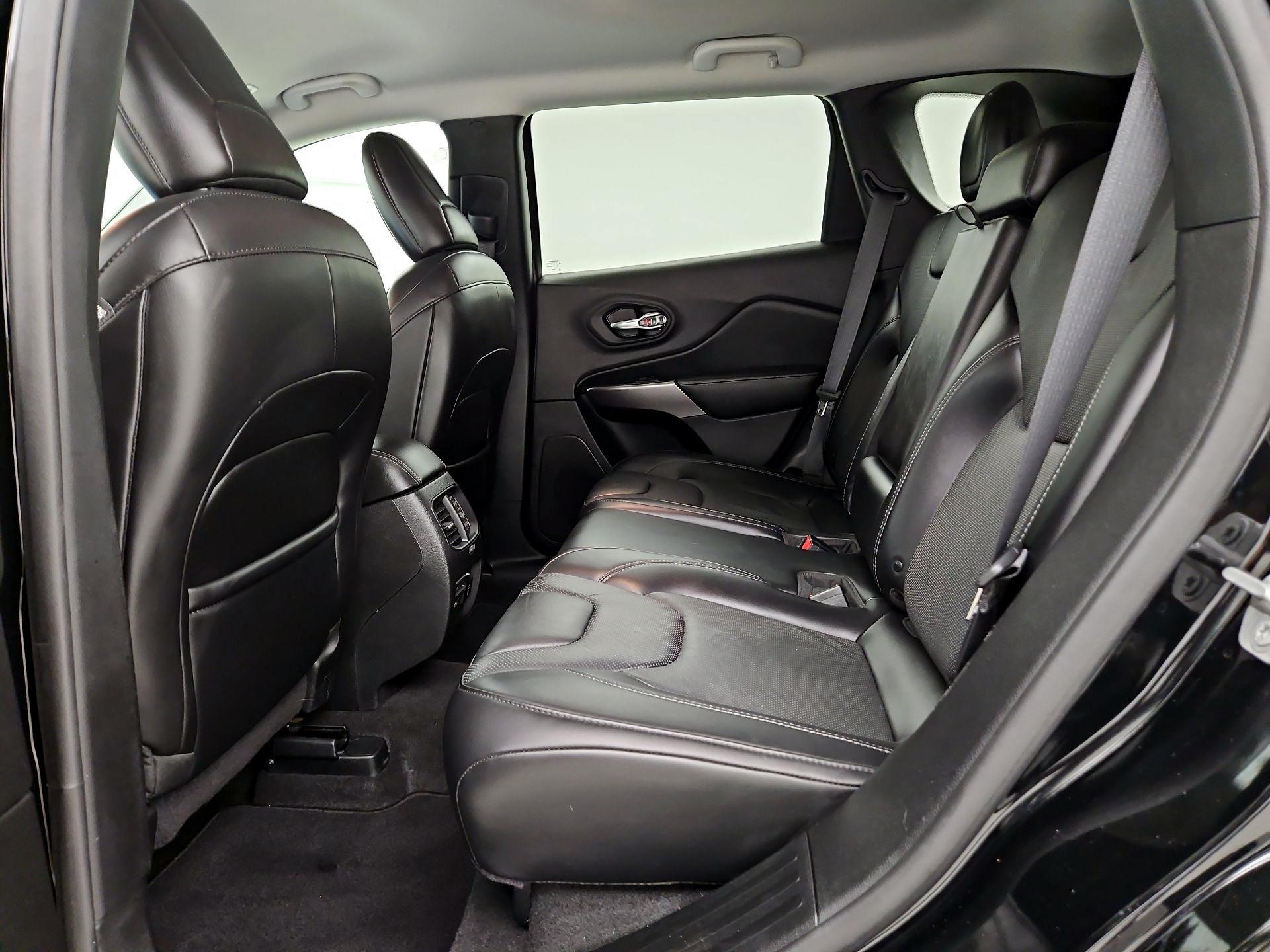 Thumbnail: 2019 Jeep Cherokee - 20