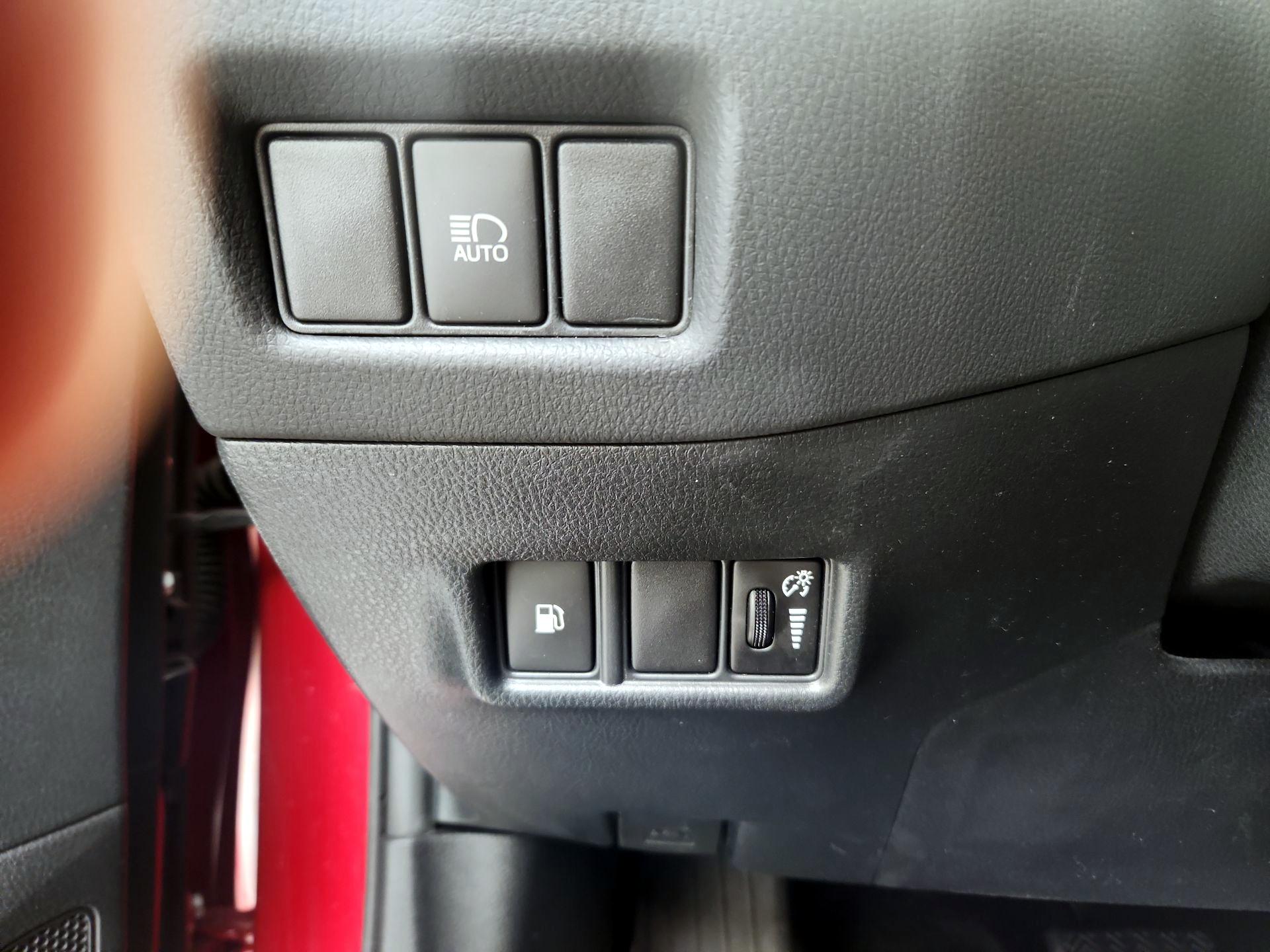 Thumbnail: 2020 Toyota C-HR - 13