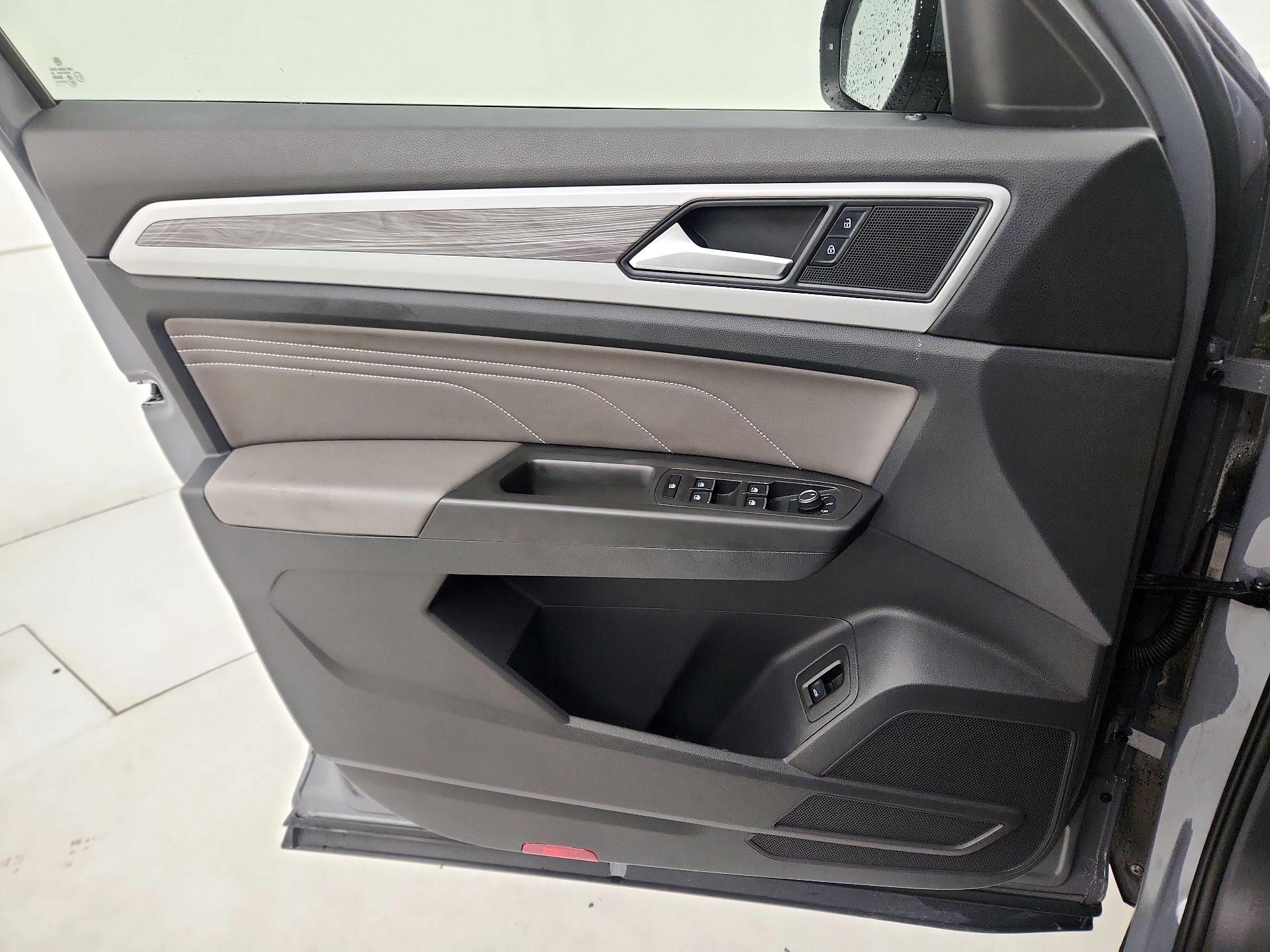 Thumbnail: 2022 Volkswagen Atlas - 12