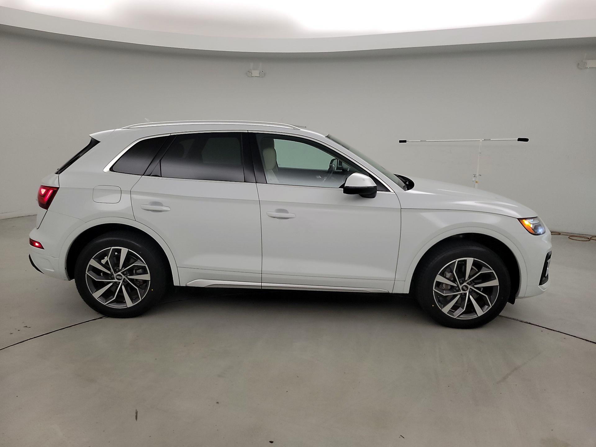 Thumbnail: 2021 Audi Q5 - 4