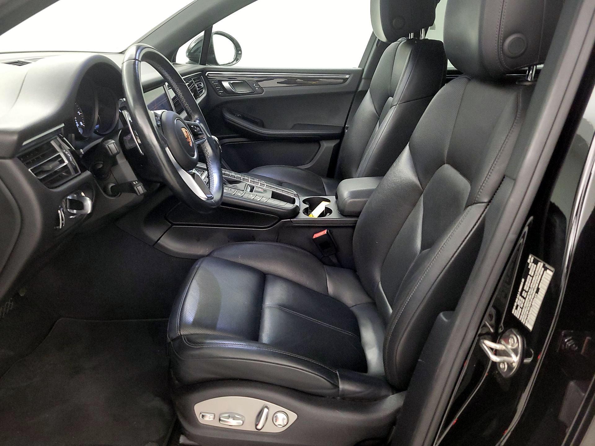 Thumbnail: 2020 Porsche Macan - 9