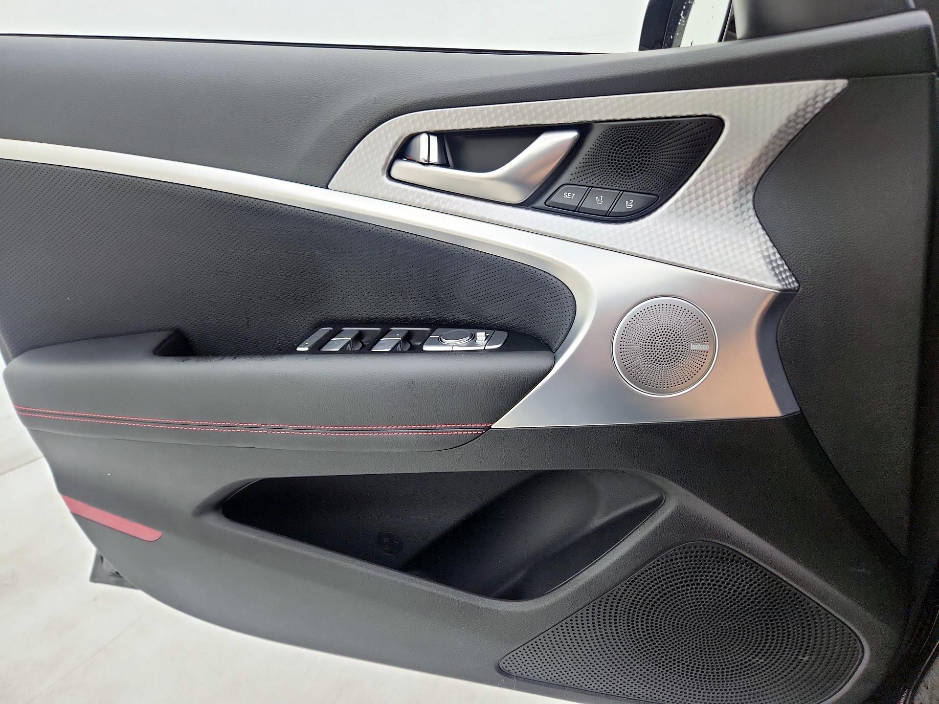 Thumbnail: 2023 Genesis G70 - 12