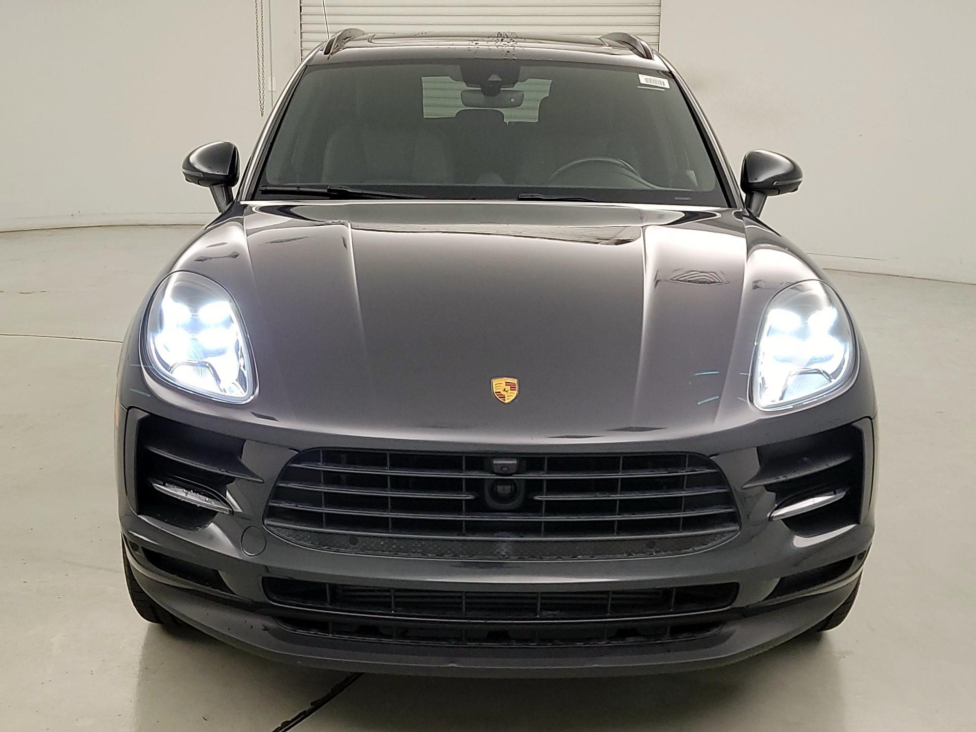 Thumbnail: 2021 Porsche Macan - 2