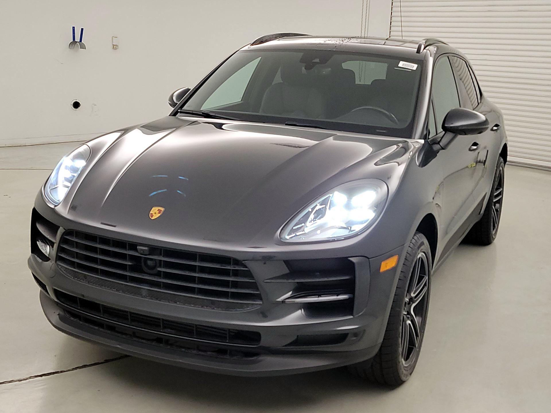 Thumbnail: 2021 Porsche Macan - 3