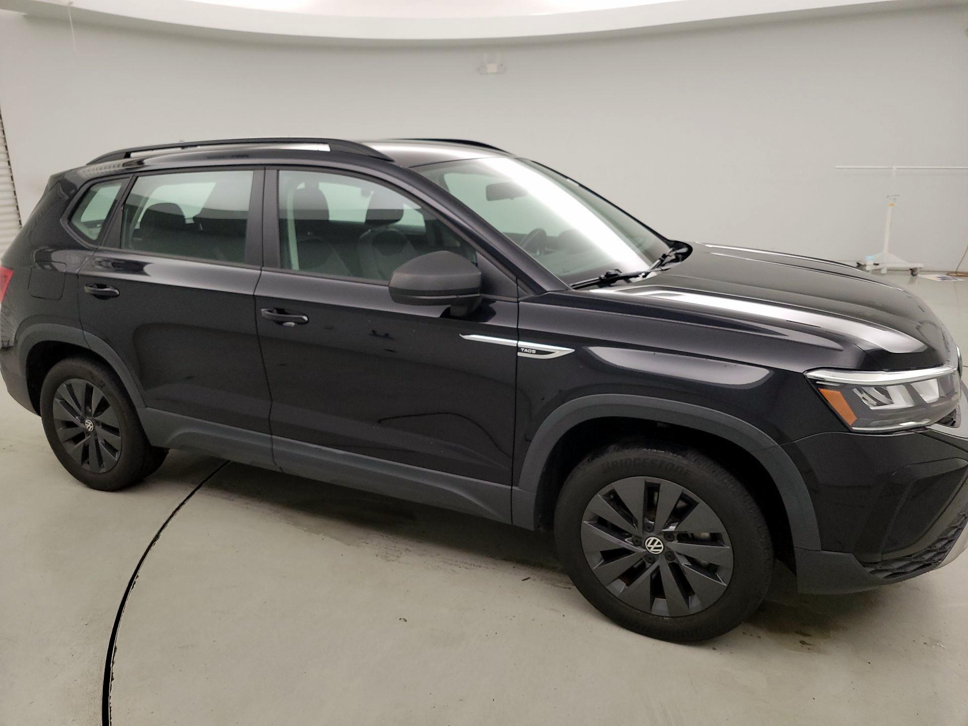 Thumbnail: 2022 Volkswagen Taos - 4