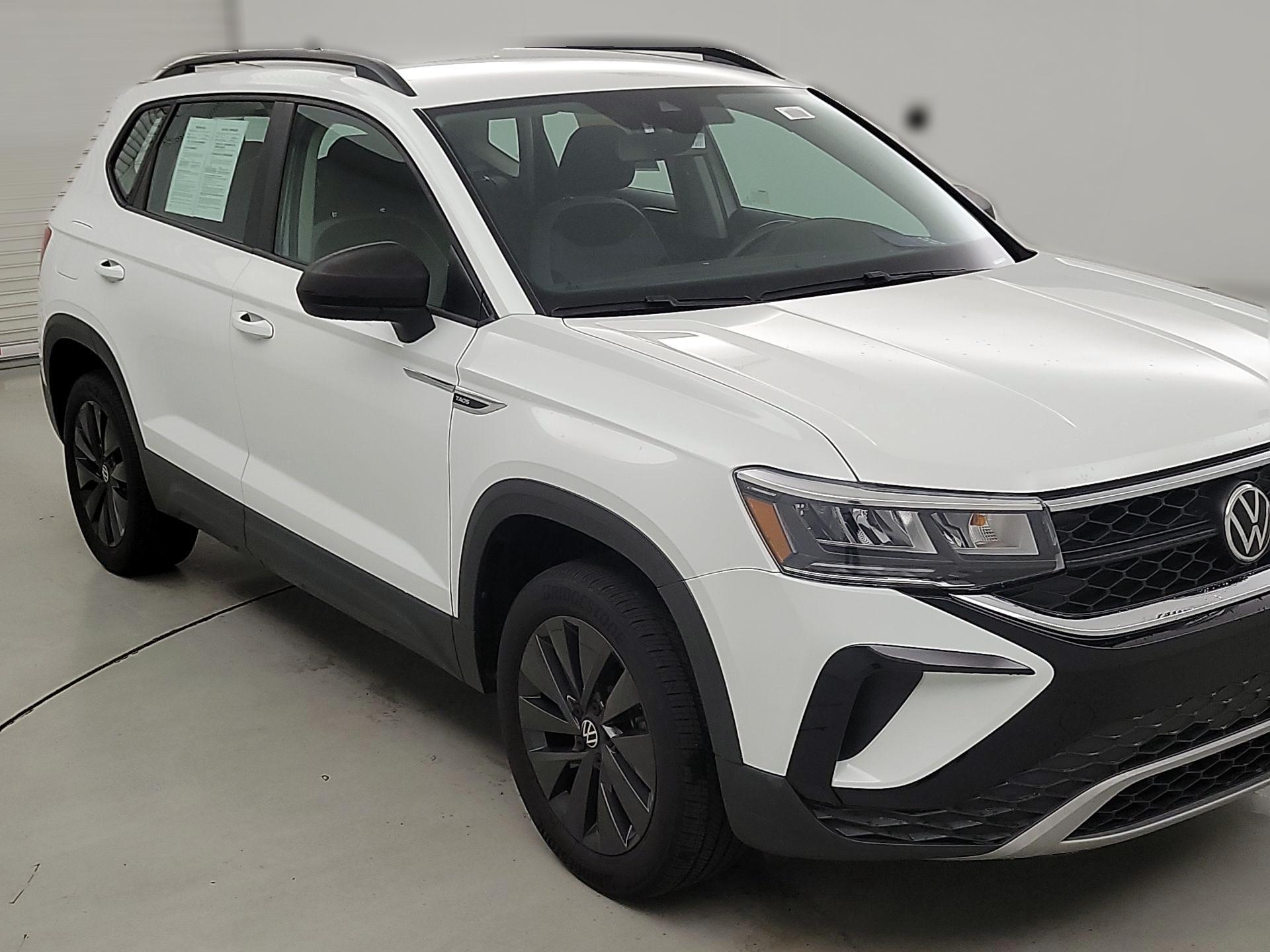Thumbnail: 2022 Volkswagen Taos - 1