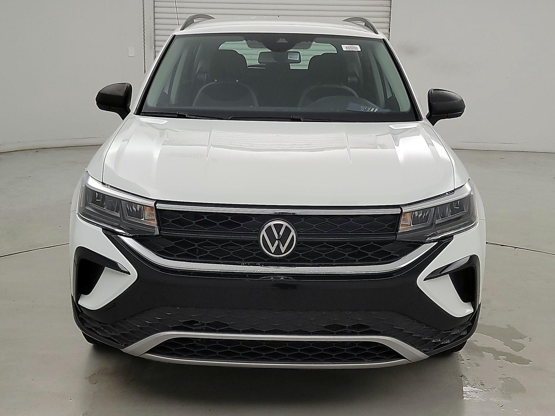 Thumbnail: 2022 Volkswagen Taos - 2