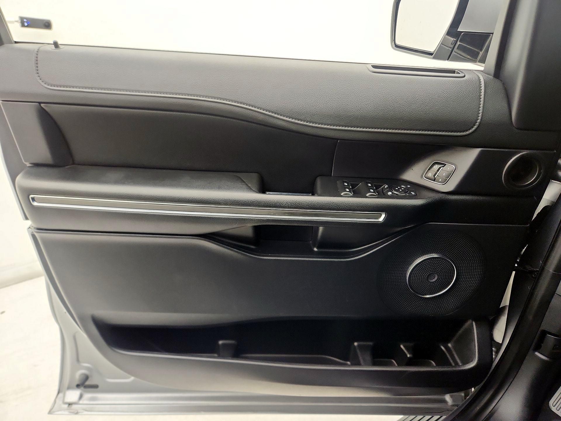 Thumbnail: 2021 Ford Expedition - 12