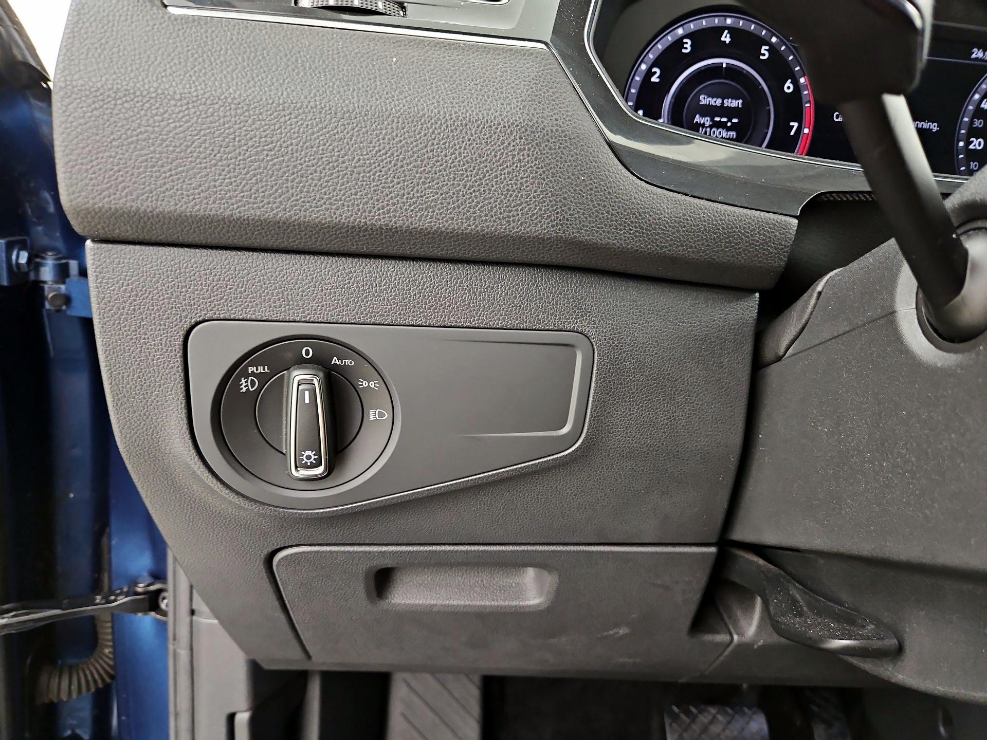 Thumbnail: 2019 Volkswagen Tiguan - 13
