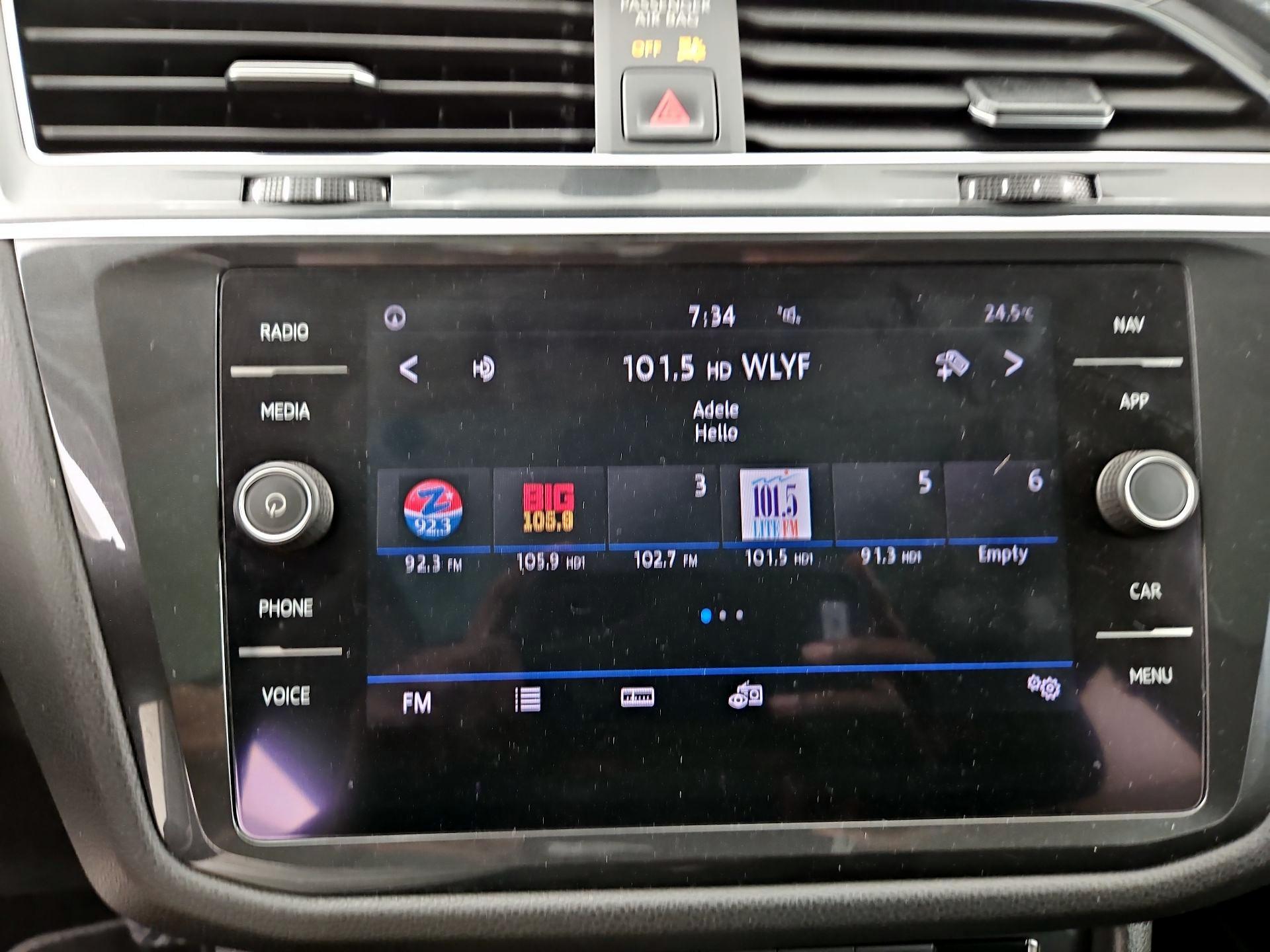 Thumbnail: 2019 Volkswagen Tiguan - 16