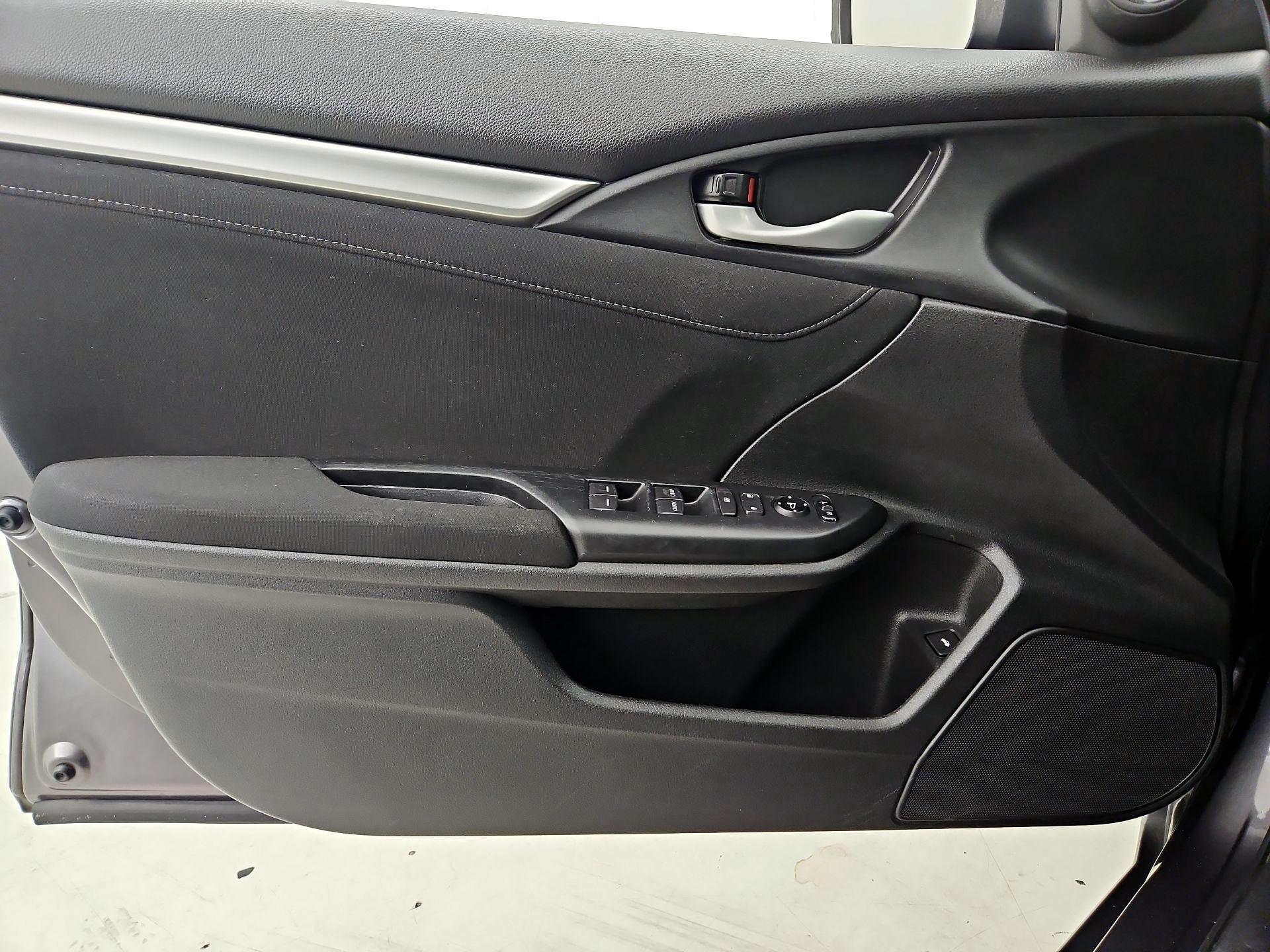Thumbnail: 2017 Honda Civic - 12