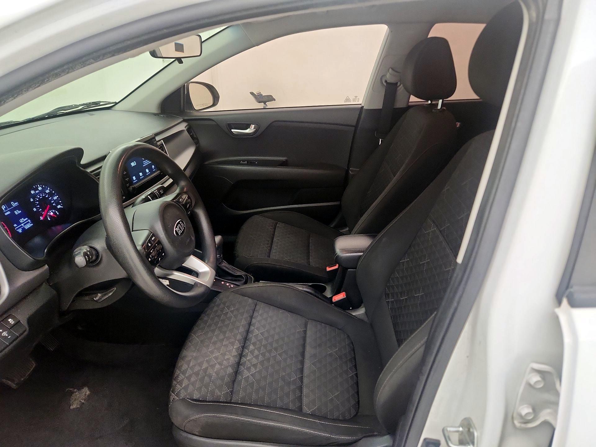 Thumbnail: 2019 Kia Rio - 11