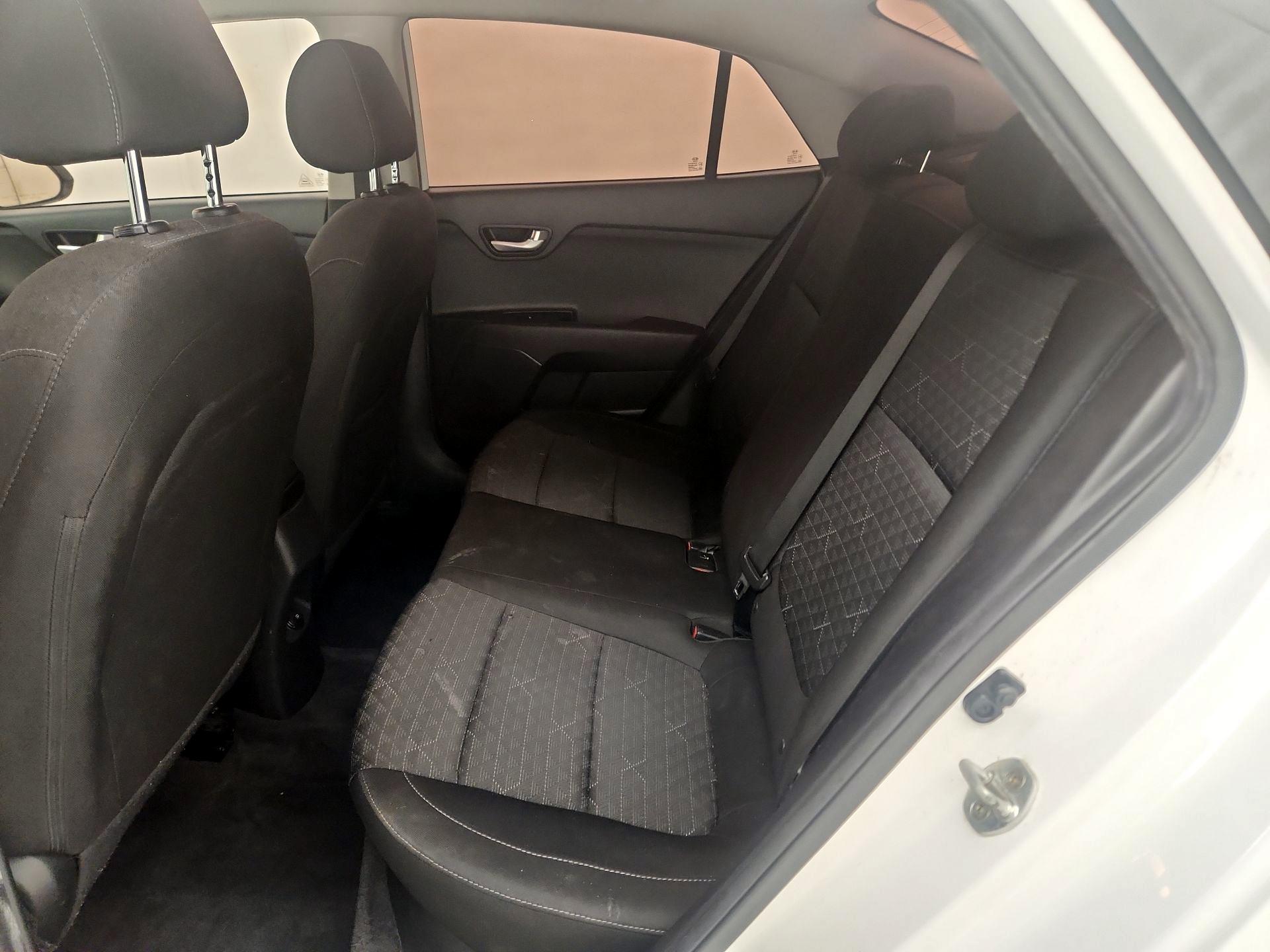 Thumbnail: 2019 Kia Rio - 19