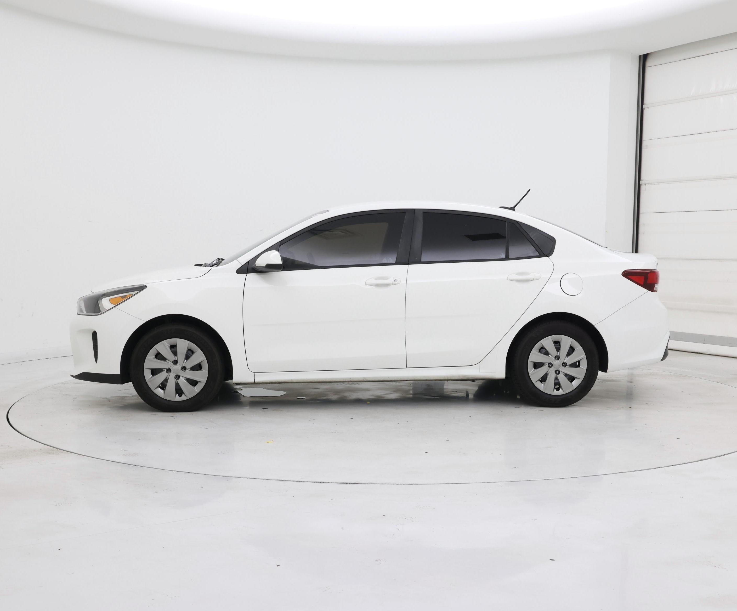 Thumbnail: 2019 Kia Rio - 3