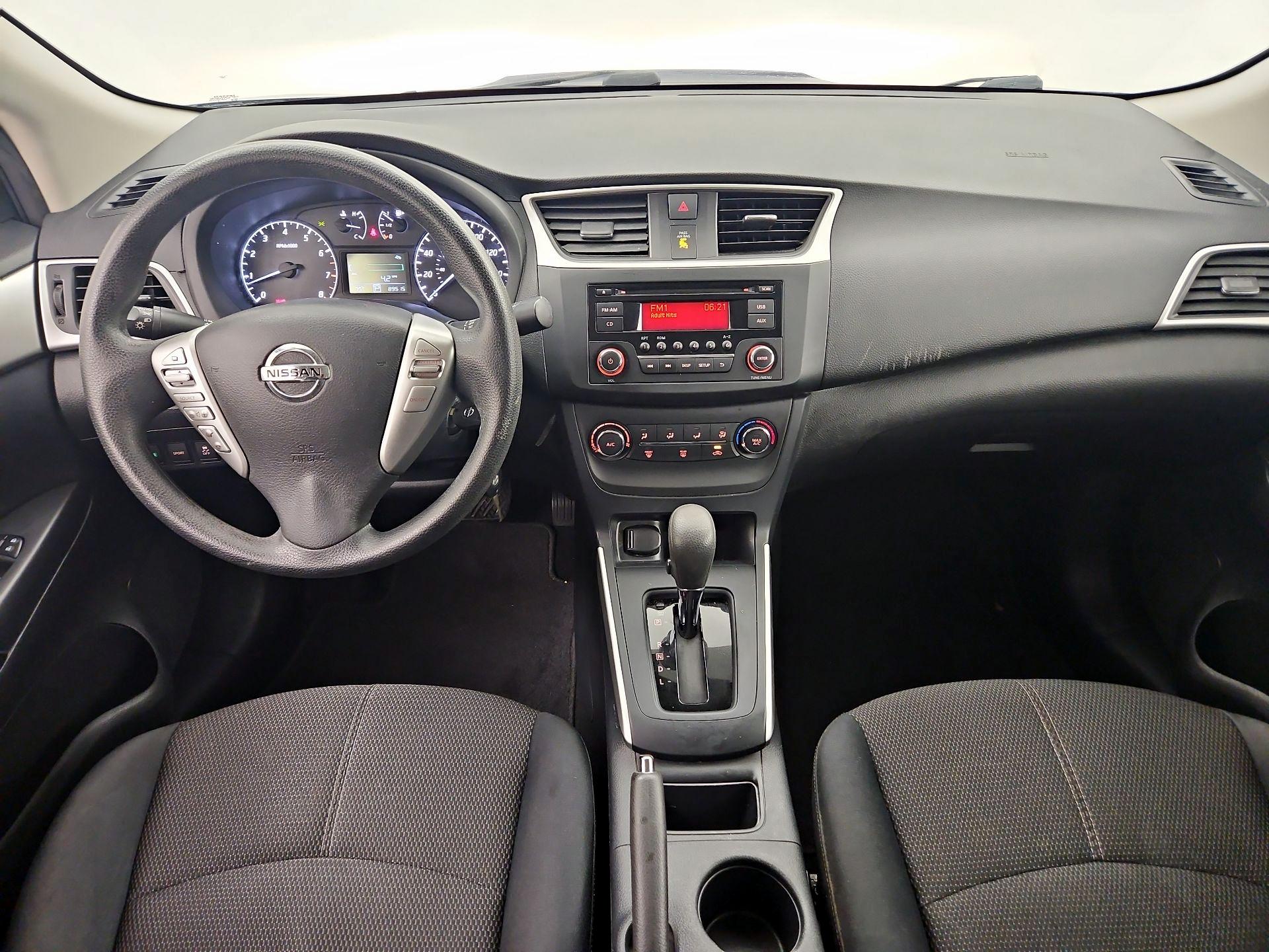 Thumbnail: 2016 Nissan Sentra - 9