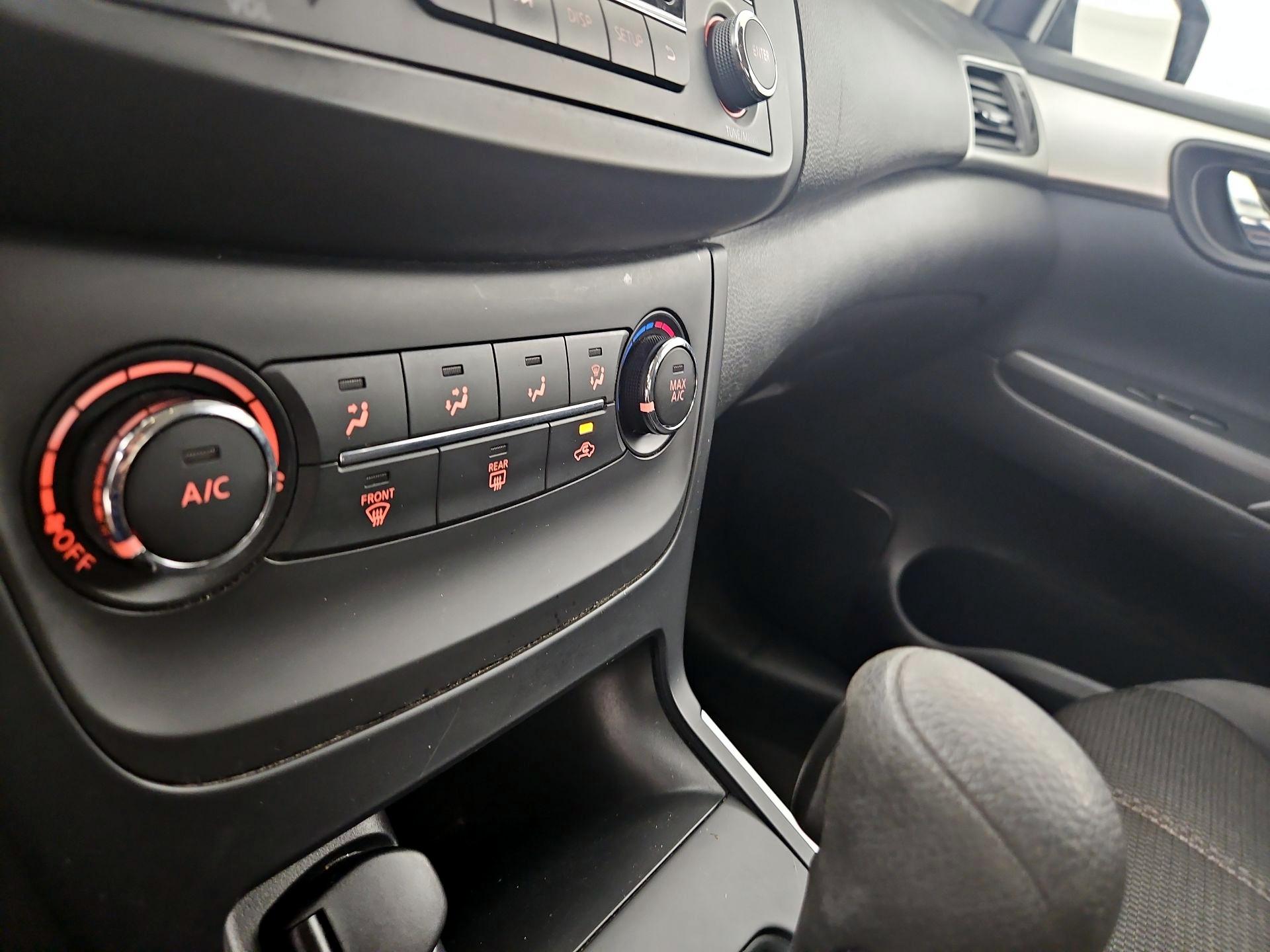 Thumbnail: 2016 Nissan Sentra - 15